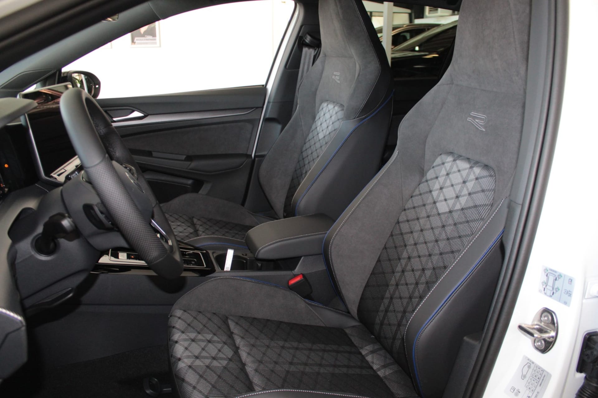 Volkswagen Golf R-Line