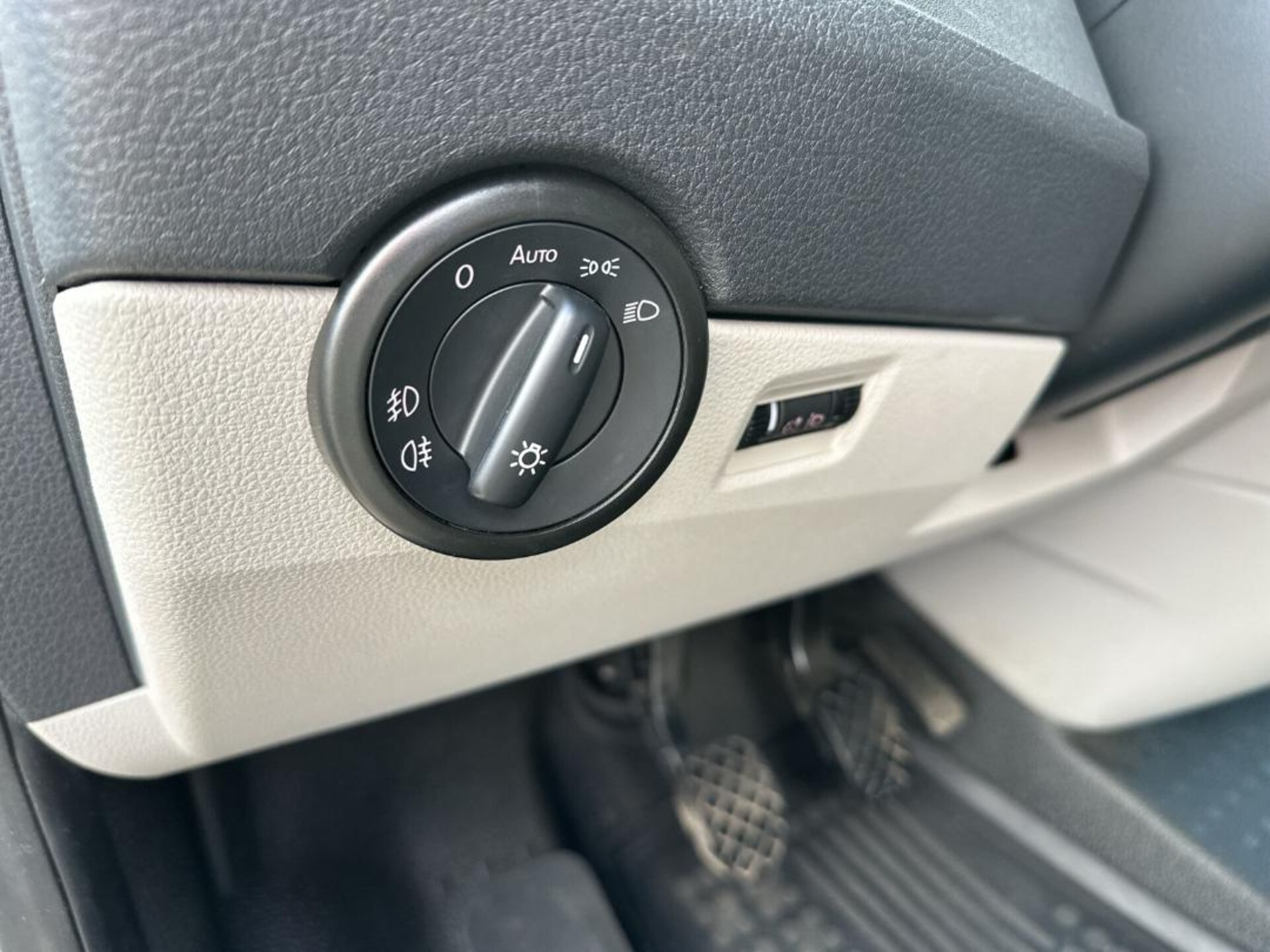 Volkswagen T6 Transporter Kasten langer Radstand