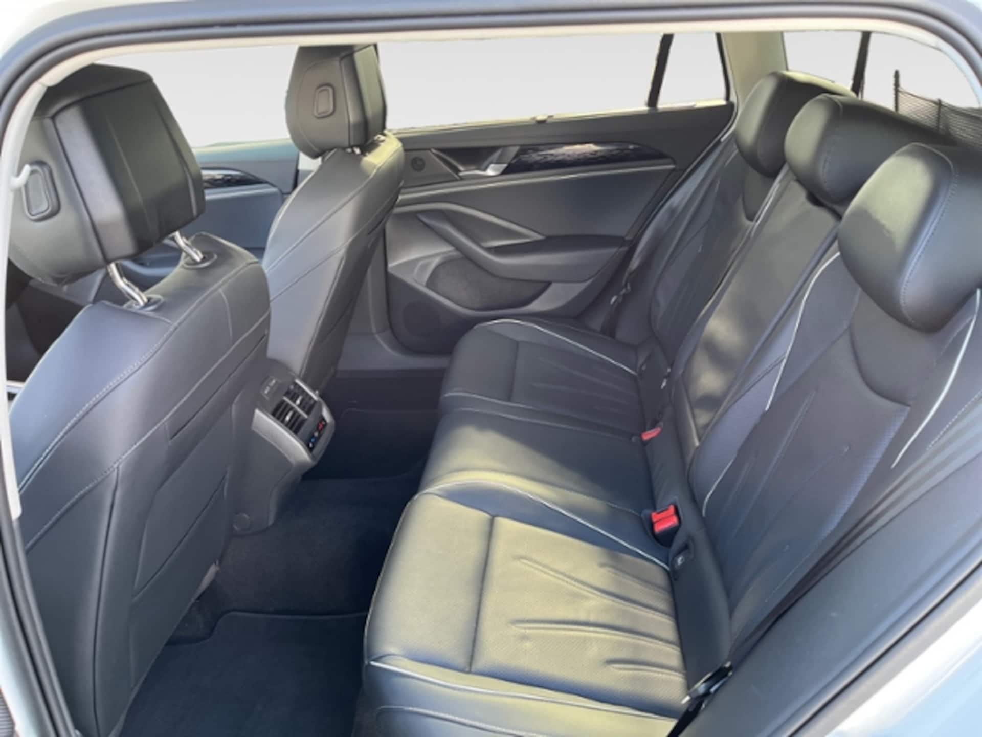 Volkswagen Passat Elegance