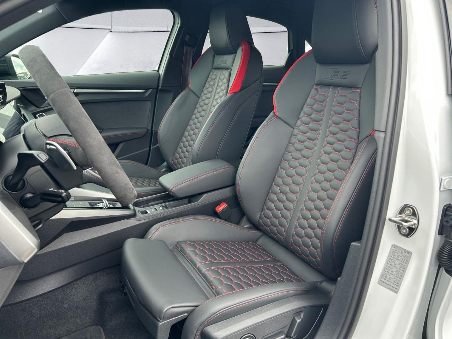 Image about Audi RS 3 Limousine TFSI quattro S tronic