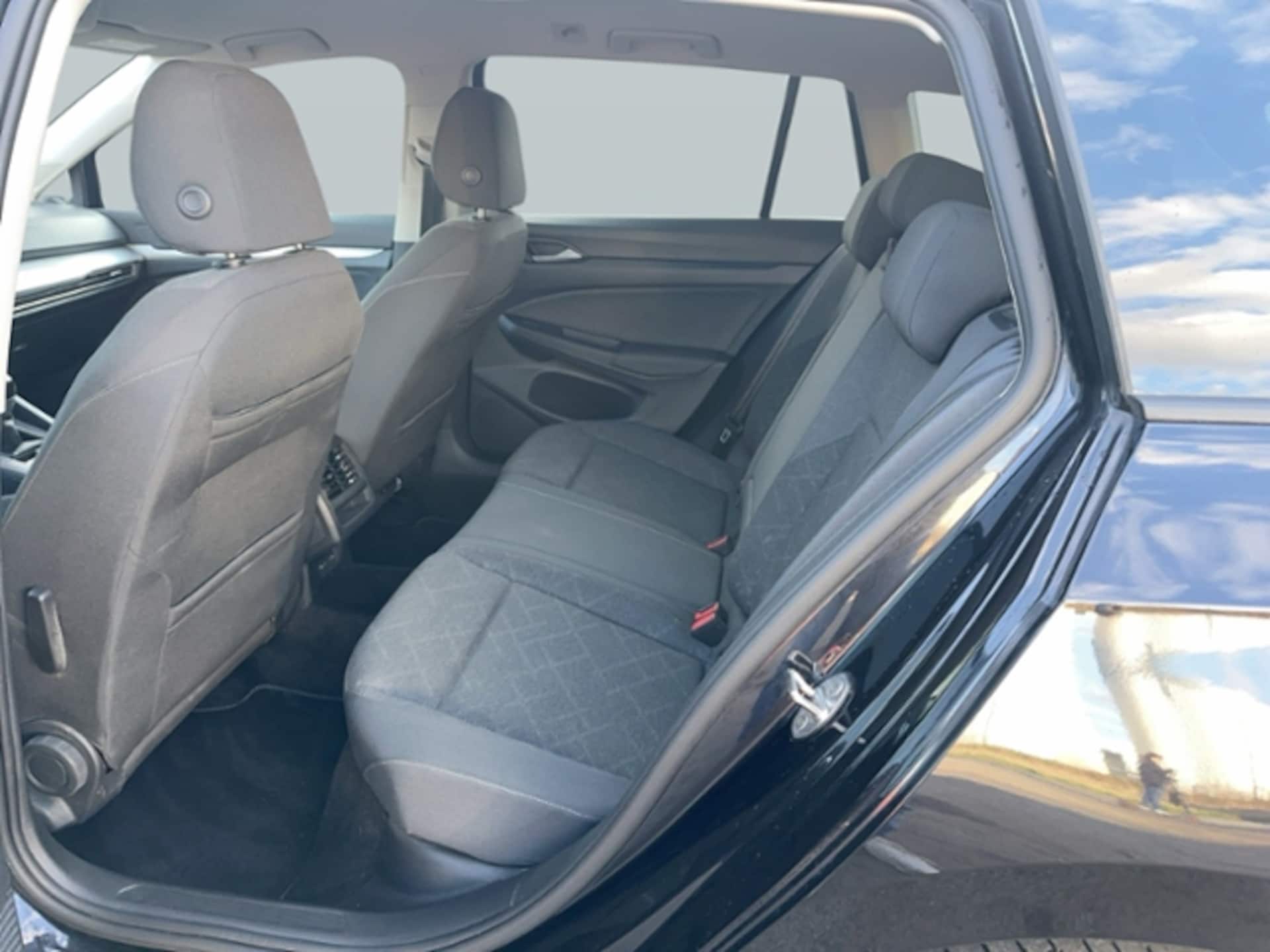 Volkswagen Golf Variant Life