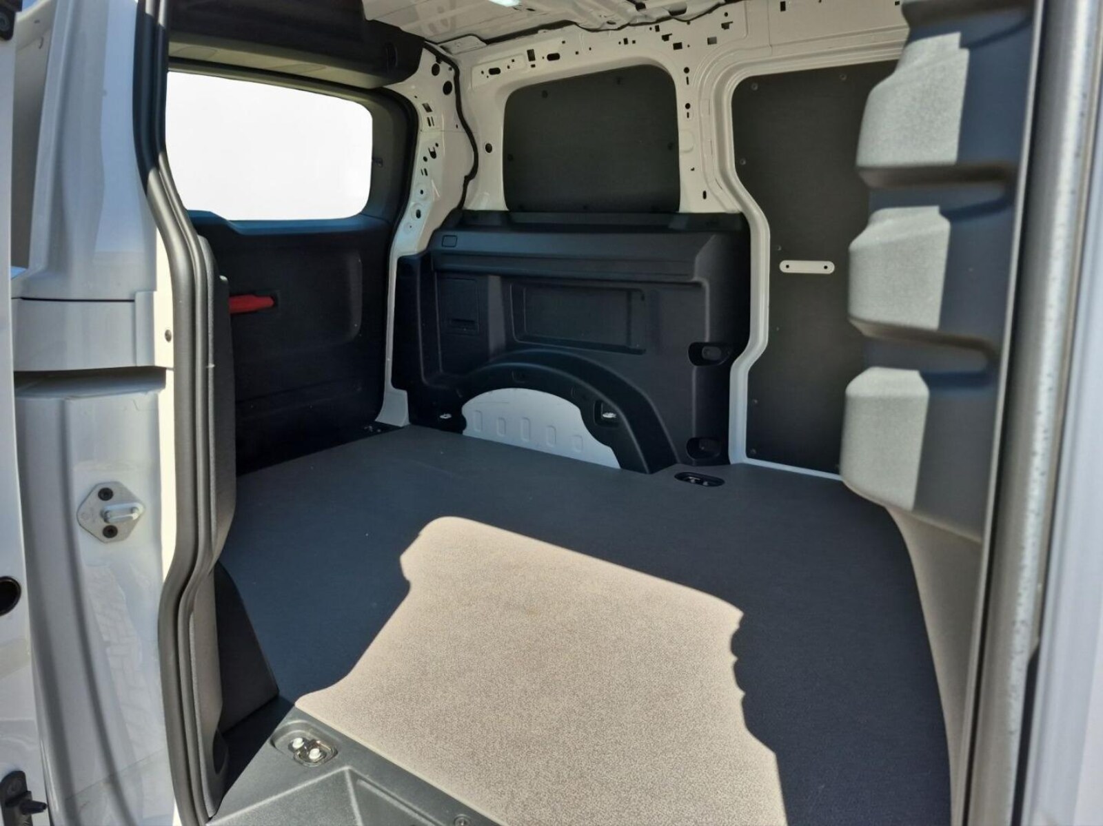 Volkswagen ID. Buzz Cargo – Bild 14