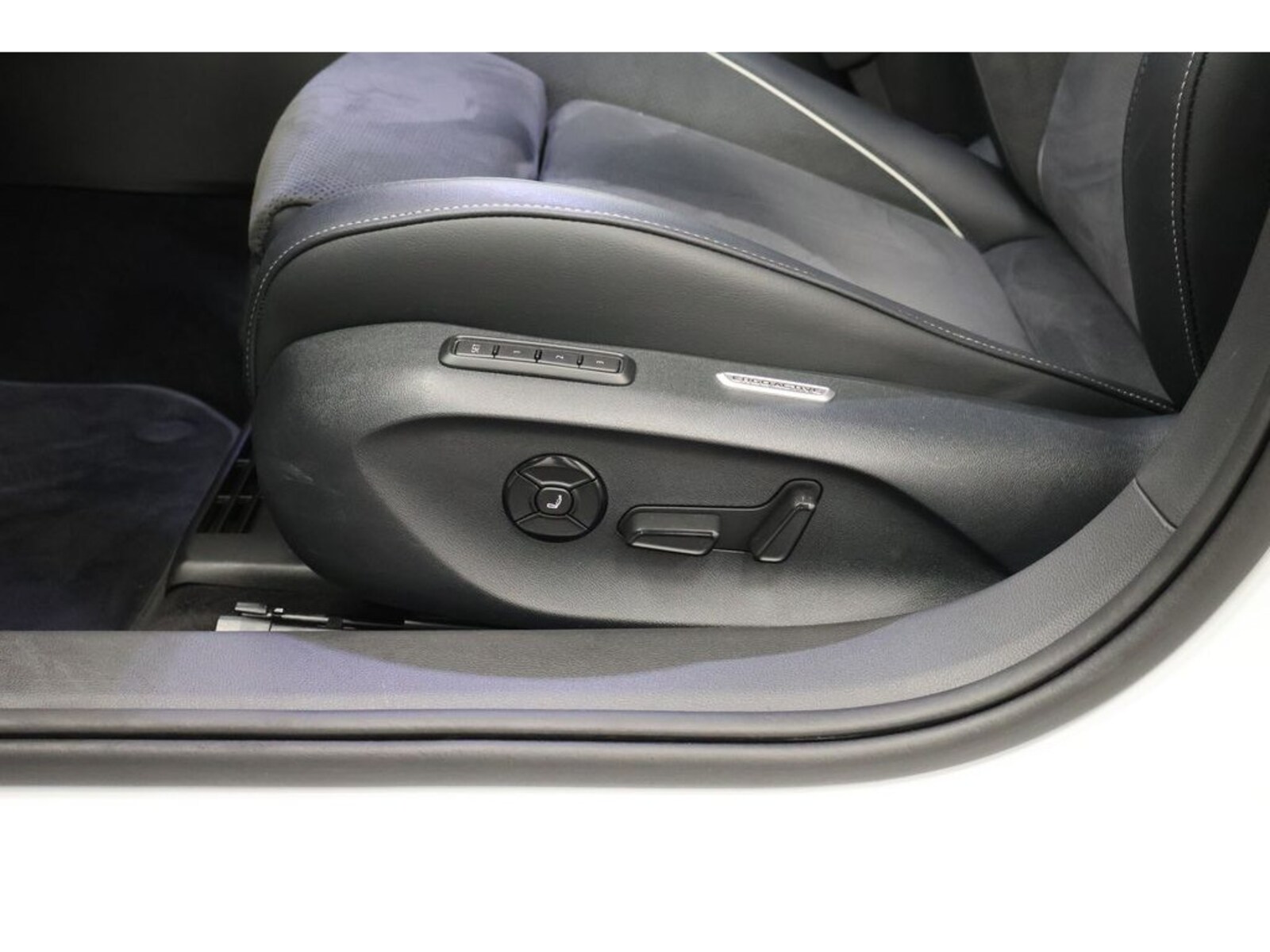 Volkswagen Passat – Bild 23