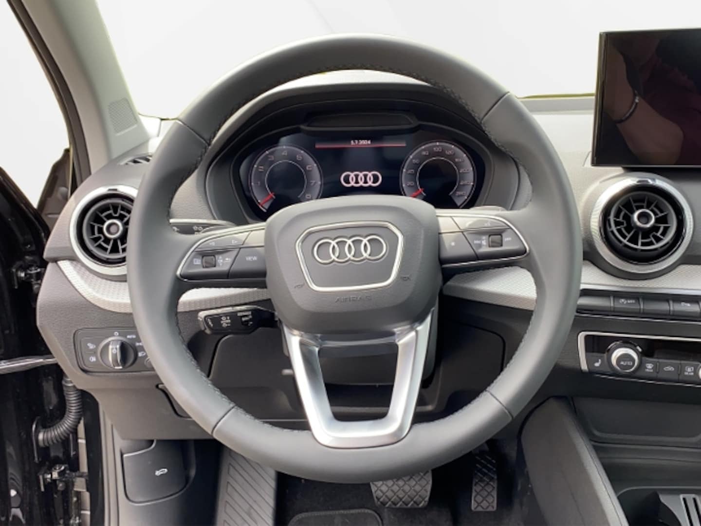 Bild über Audi Q2 S line 35 TFSI S tronic - für weitere Informationen kontaktieren Sie den Audi Partner