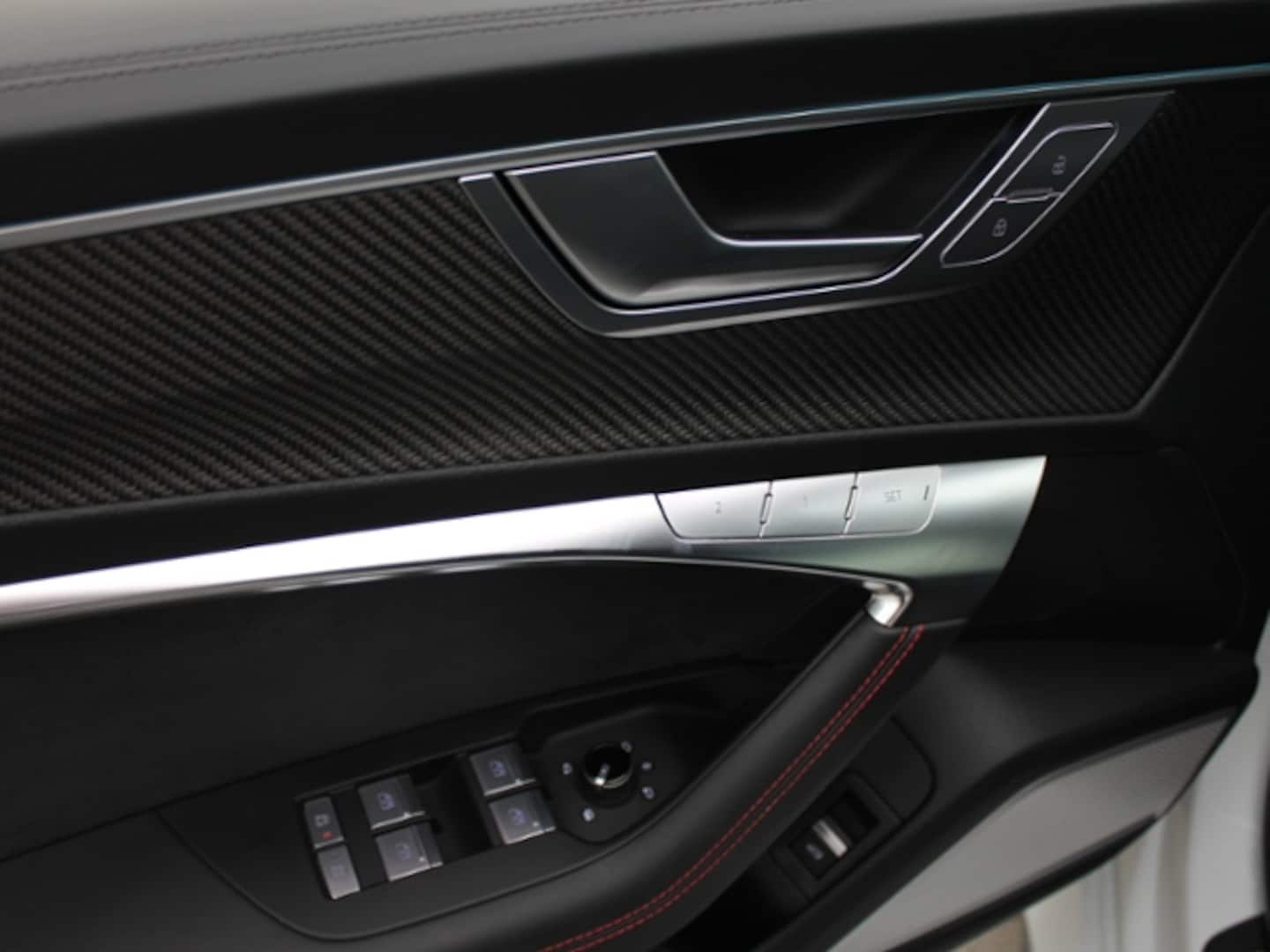 Bild über Audi RS 6 Avant performance TFSI quattro tiptronic - für weitere Informationen kontaktieren Sie den Audi Partner
