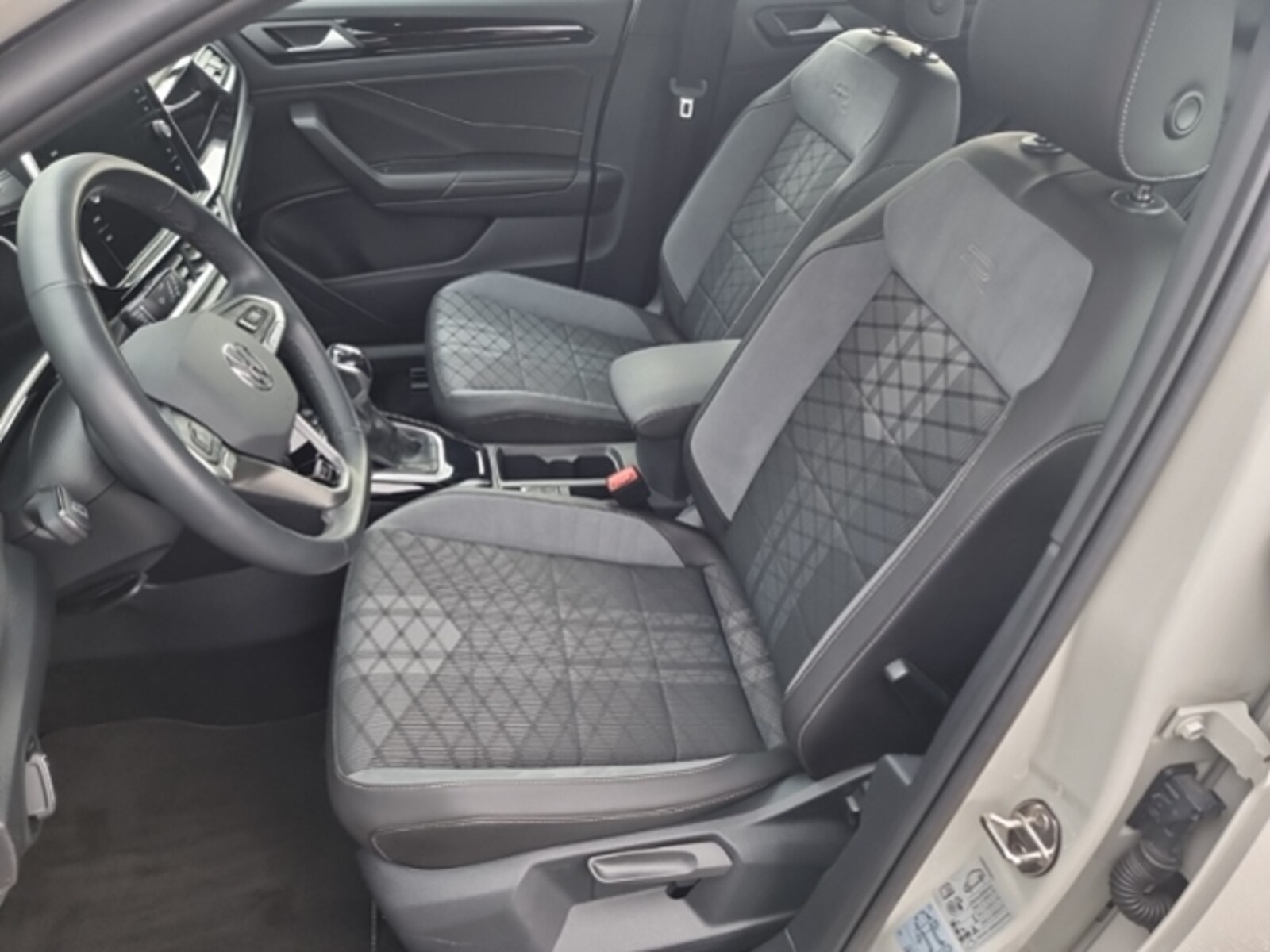 Volkswagen T-Roc – Bild 12