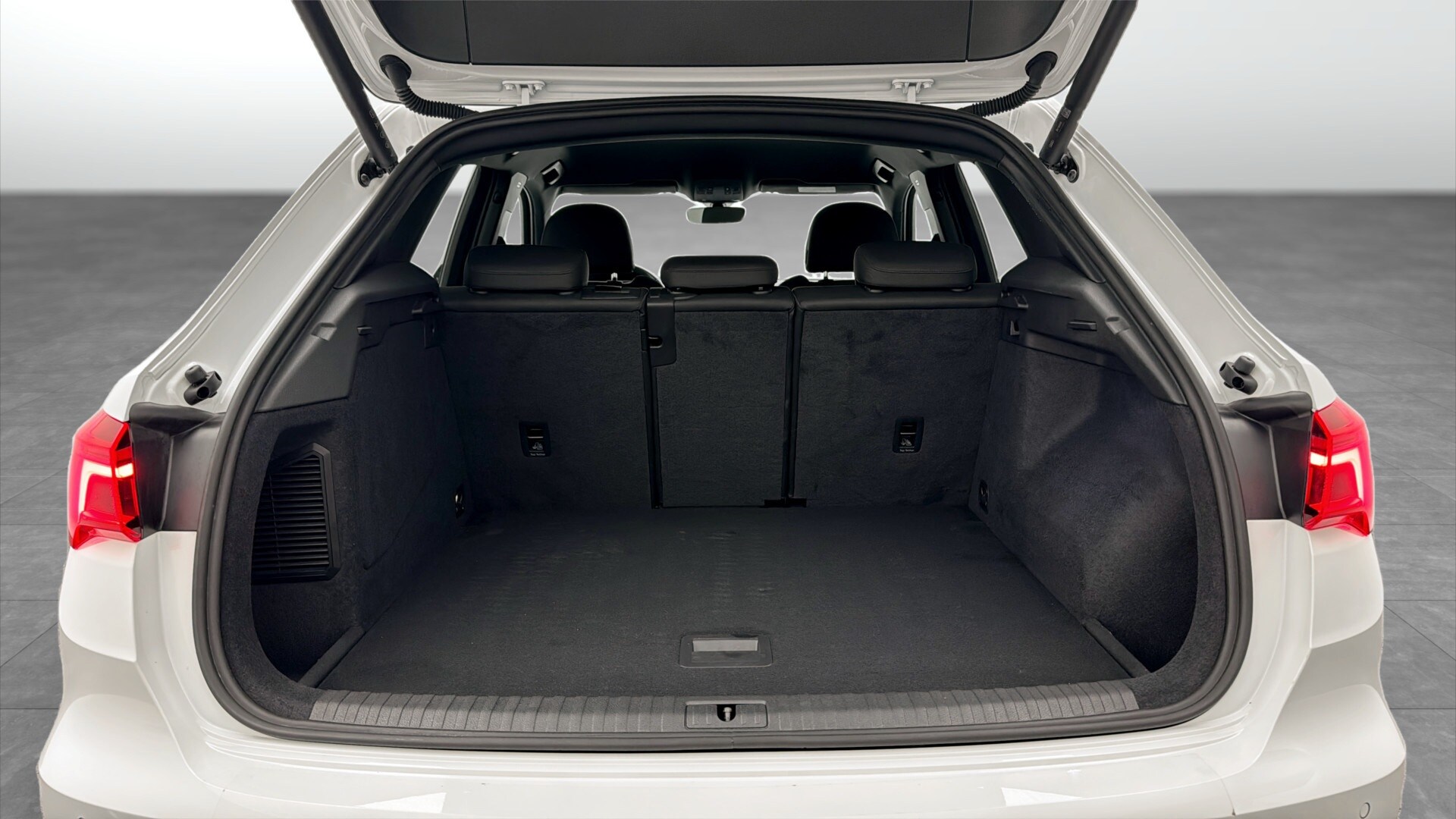 Image about Audi Q3 TFSI e Q3 45 TFSI e Proline 245 hk S tronic