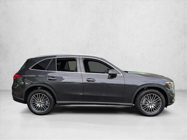 2025 Mercedes-Benz GLC 300
