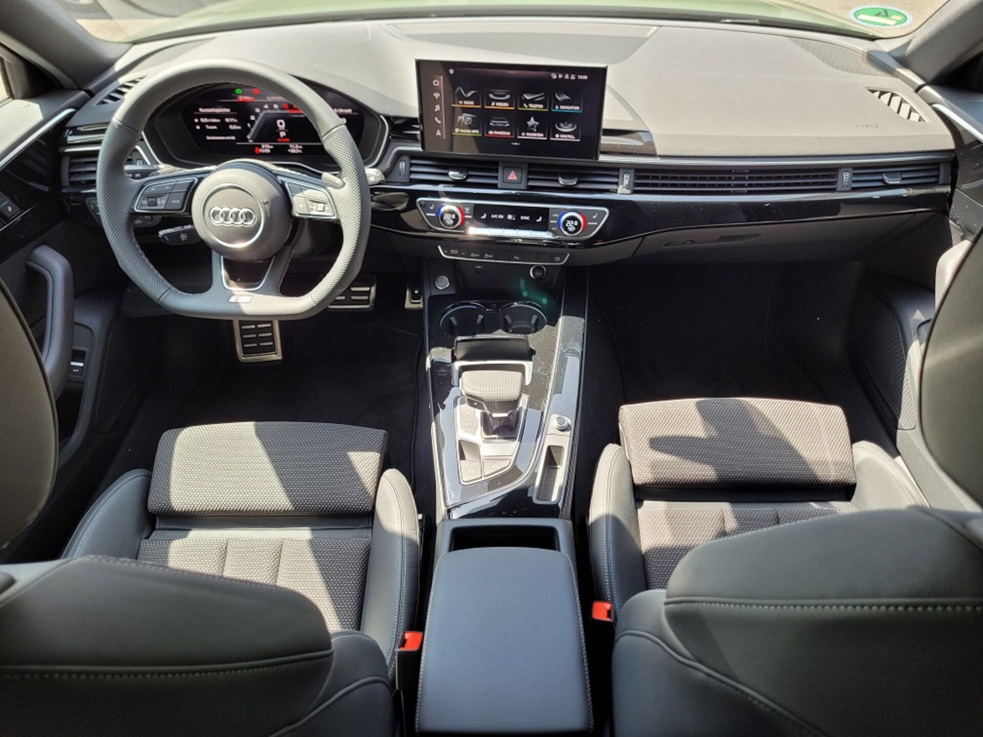 Audi A4 Avant S line