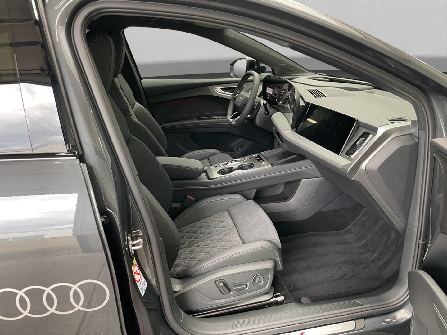 Bild über Audi Q4 Sportback e-tron e-tron quattro performance 250 kW - für weitere Informationen kontaktieren Sie den Audi Partner