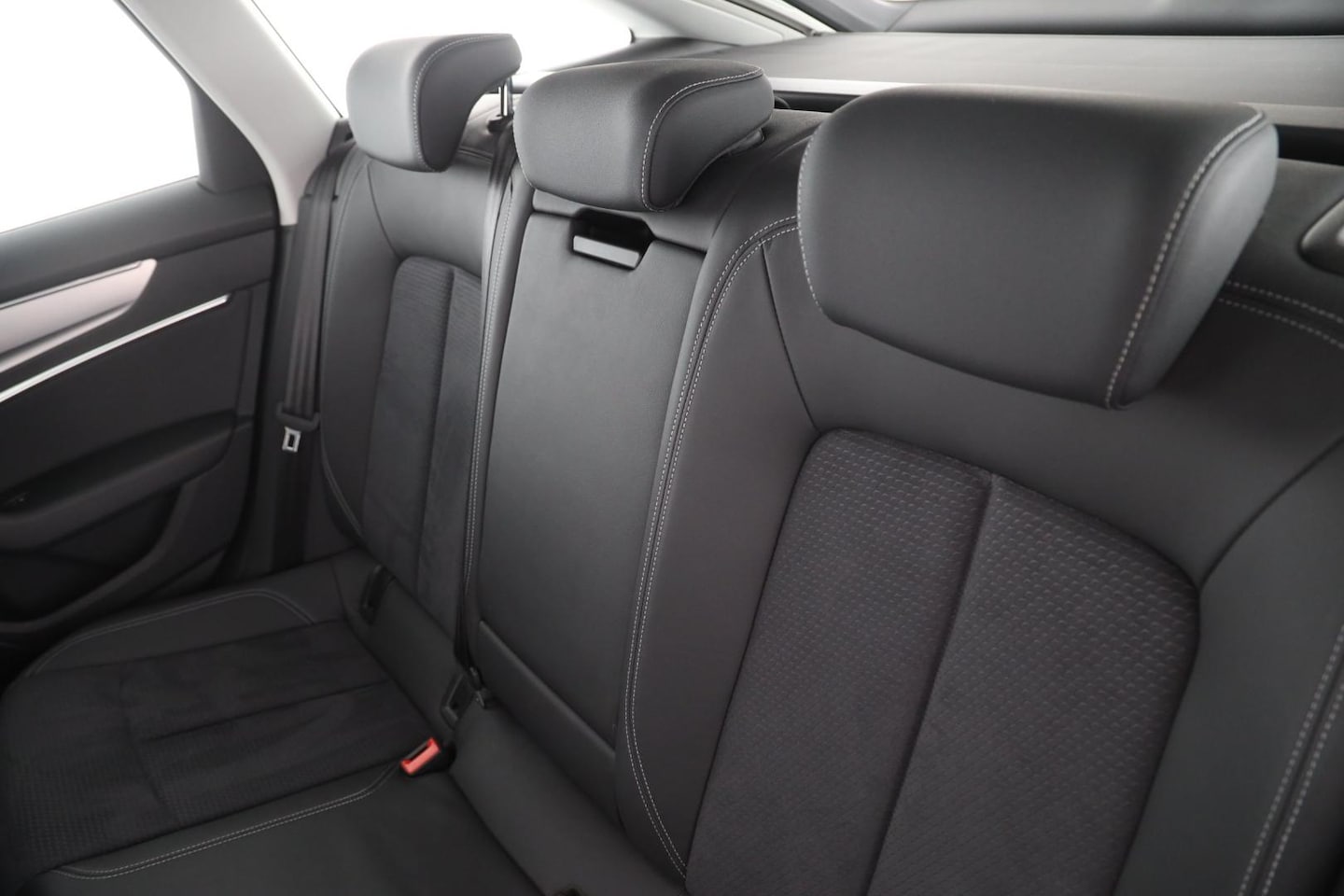 Bild über Audi S6 Avant TDI quattro tiptronic - für weitere Informationen kontaktieren Sie den Audi Partner
