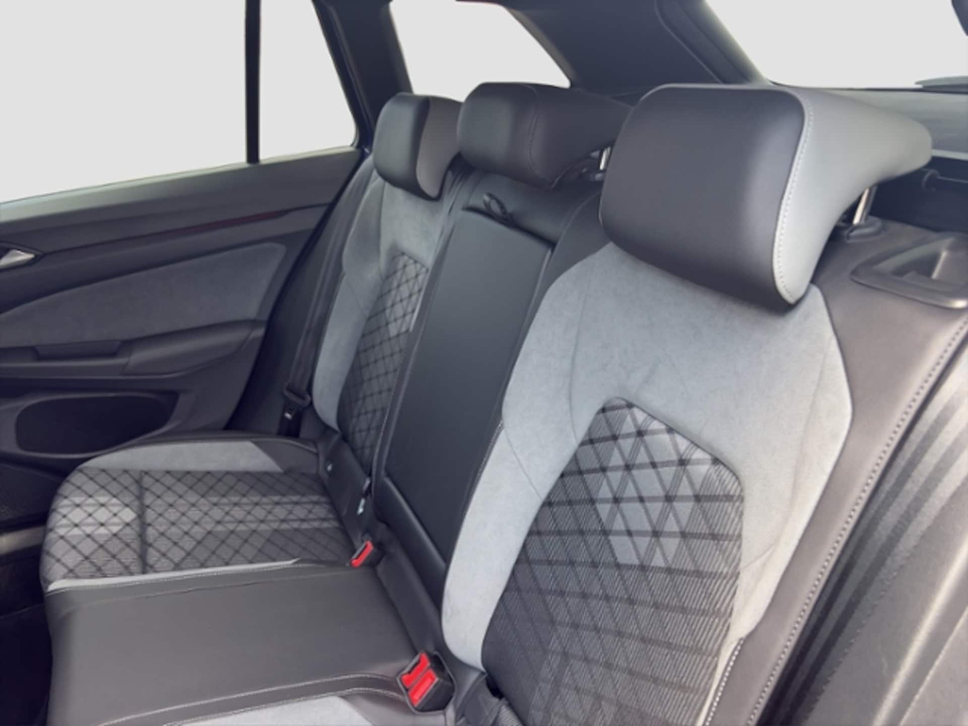 Volkswagen Golf Variant R-Line