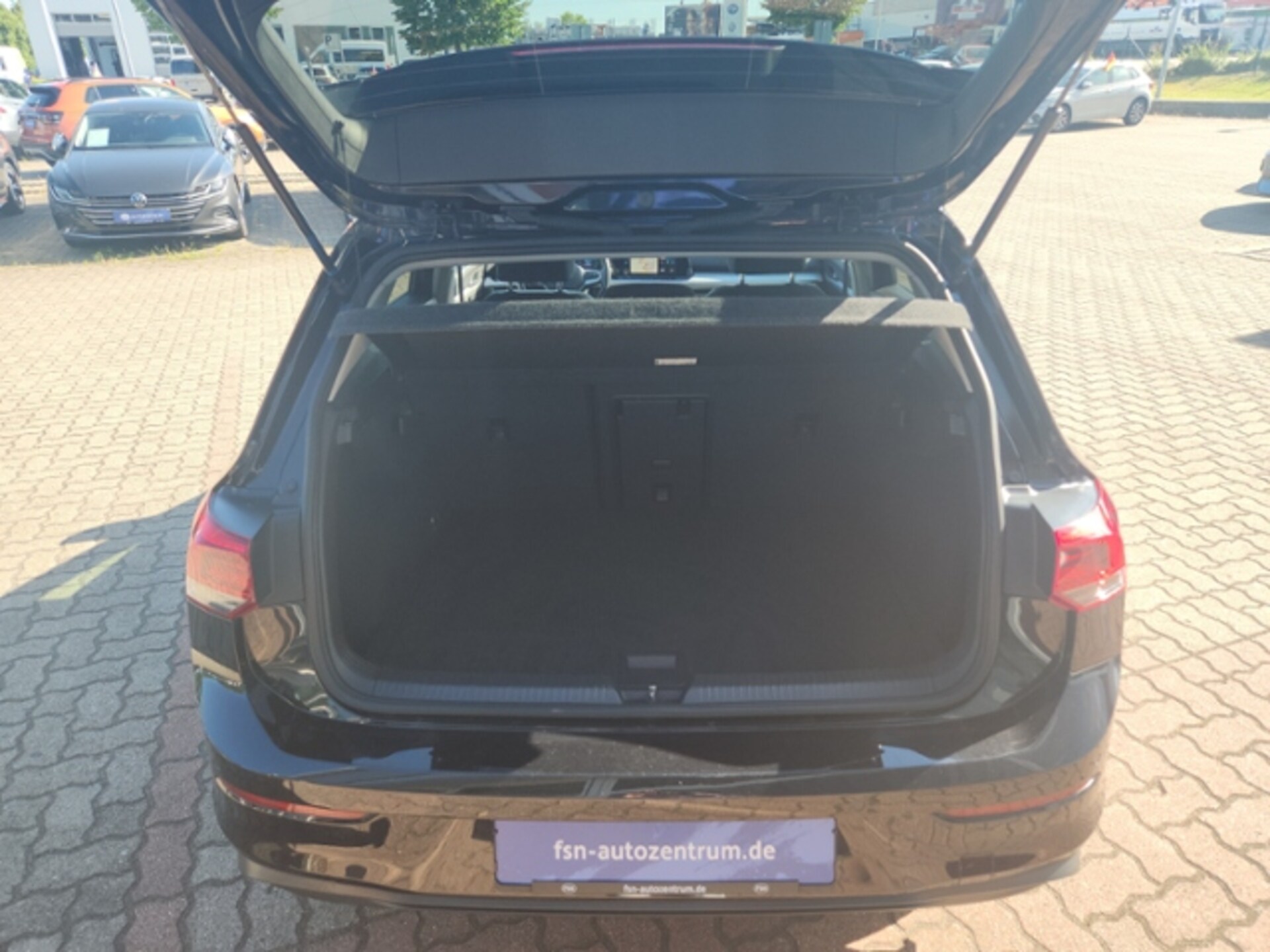 Volkswagen Golf Life