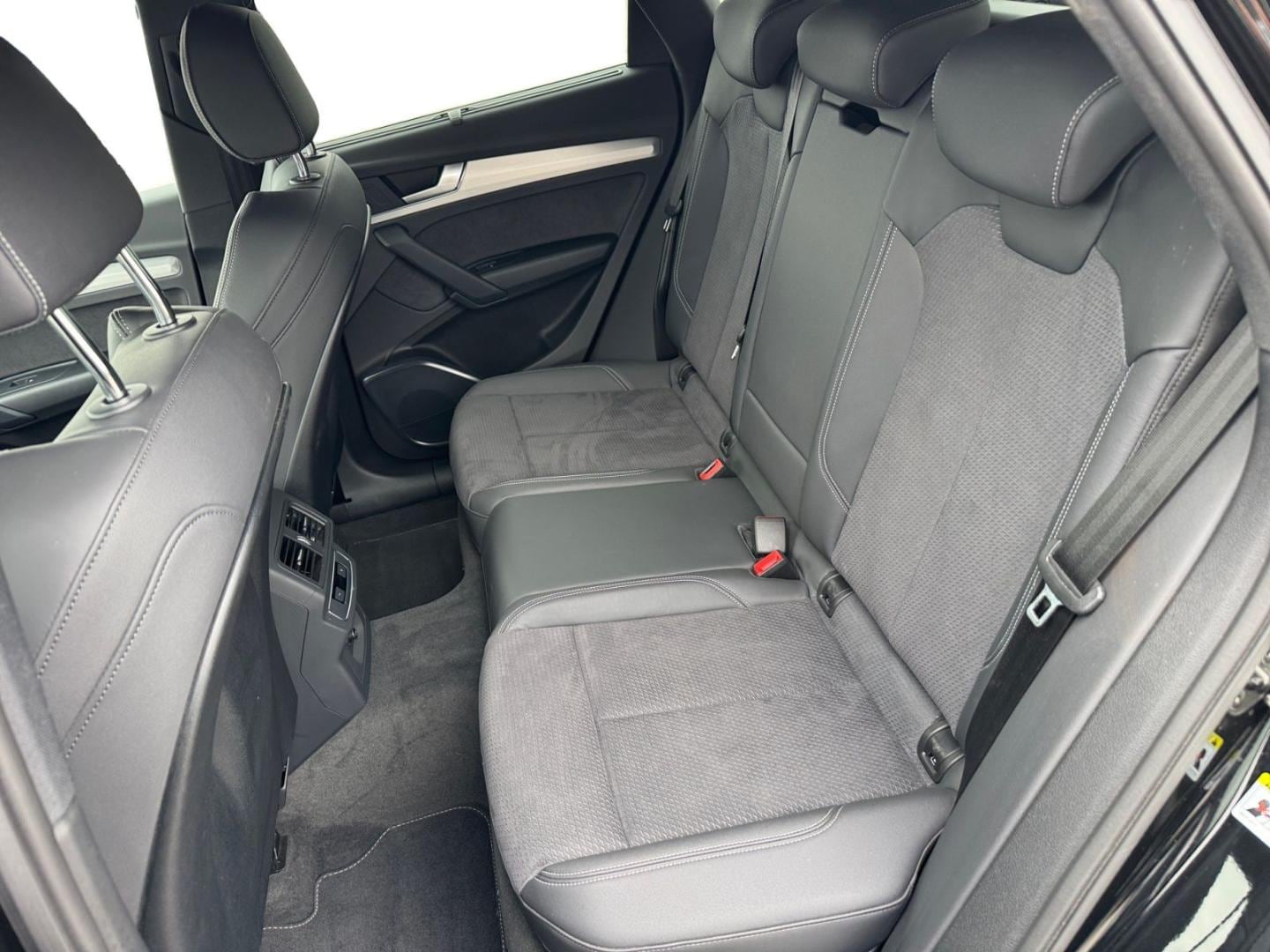 Bild über Audi SQ5 TDI tiptronic - für weitere Informationen kontaktieren Sie den Audi Partner