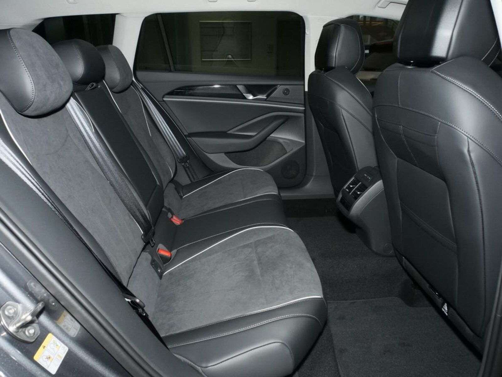 Volkswagen Passat – Bild 7
