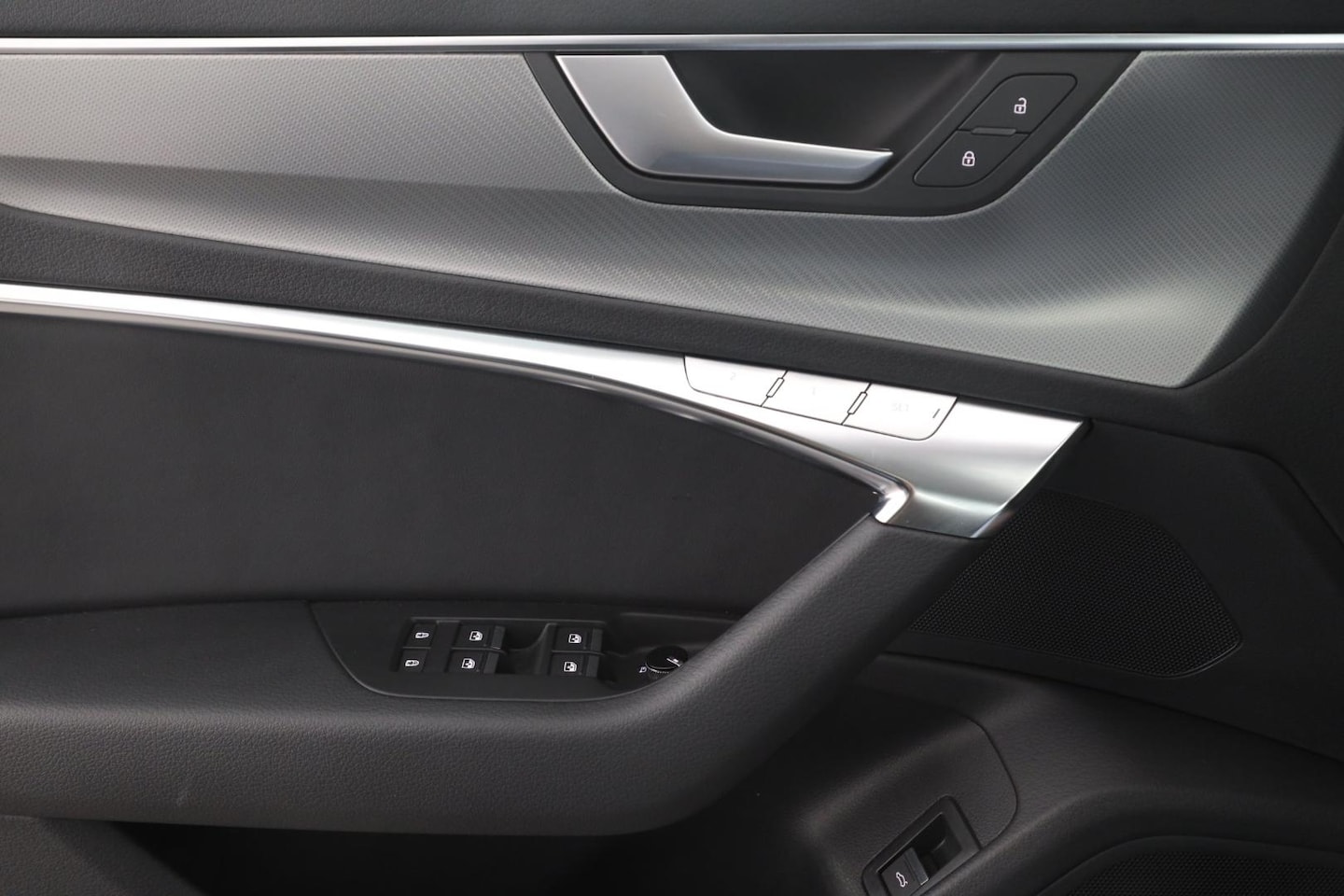 Bild über Audi S6 Avant TDI quattro tiptronic - für weitere Informationen kontaktieren Sie den Audi Partner