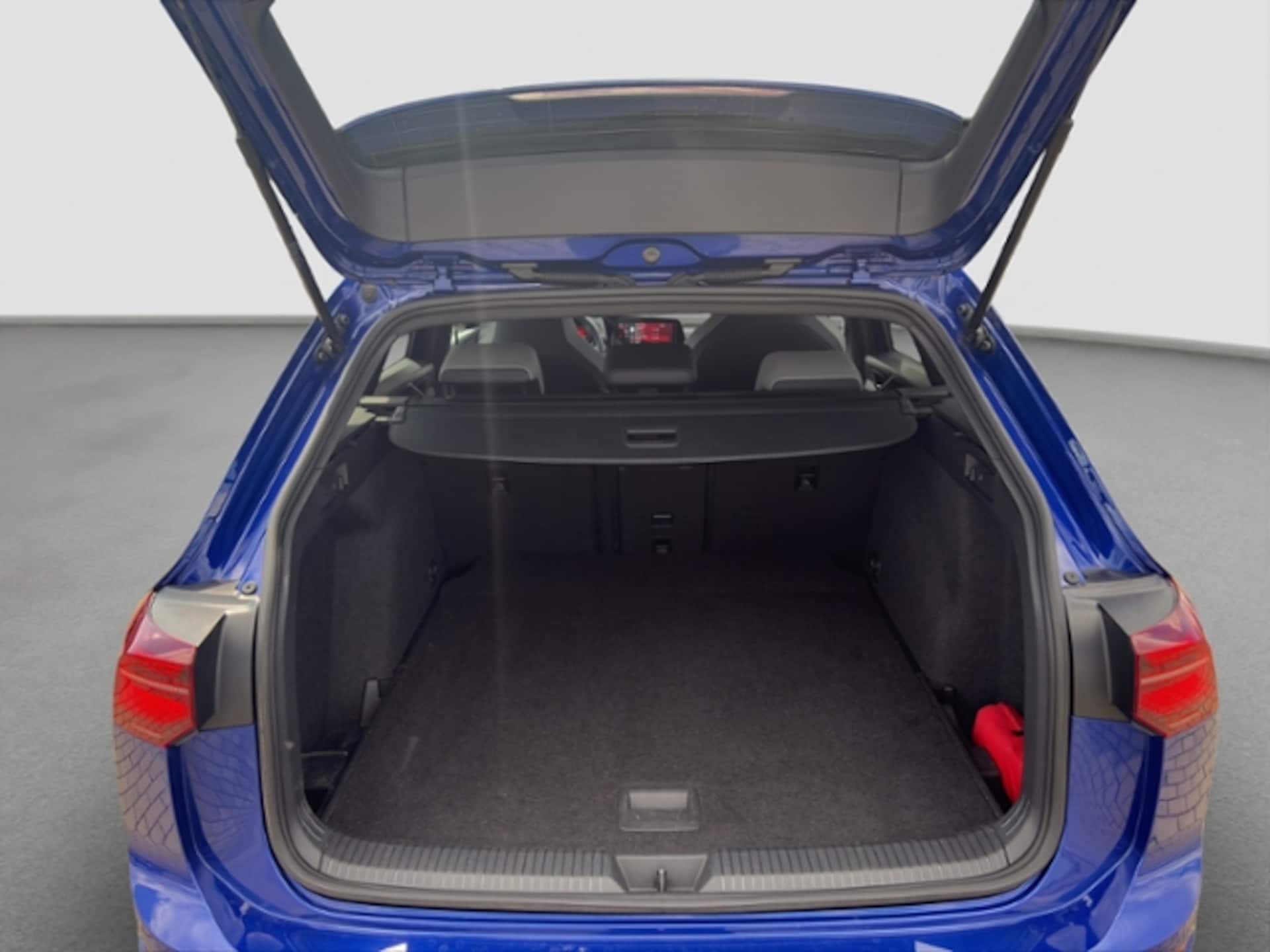 Volkswagen Golf Variant R-Line