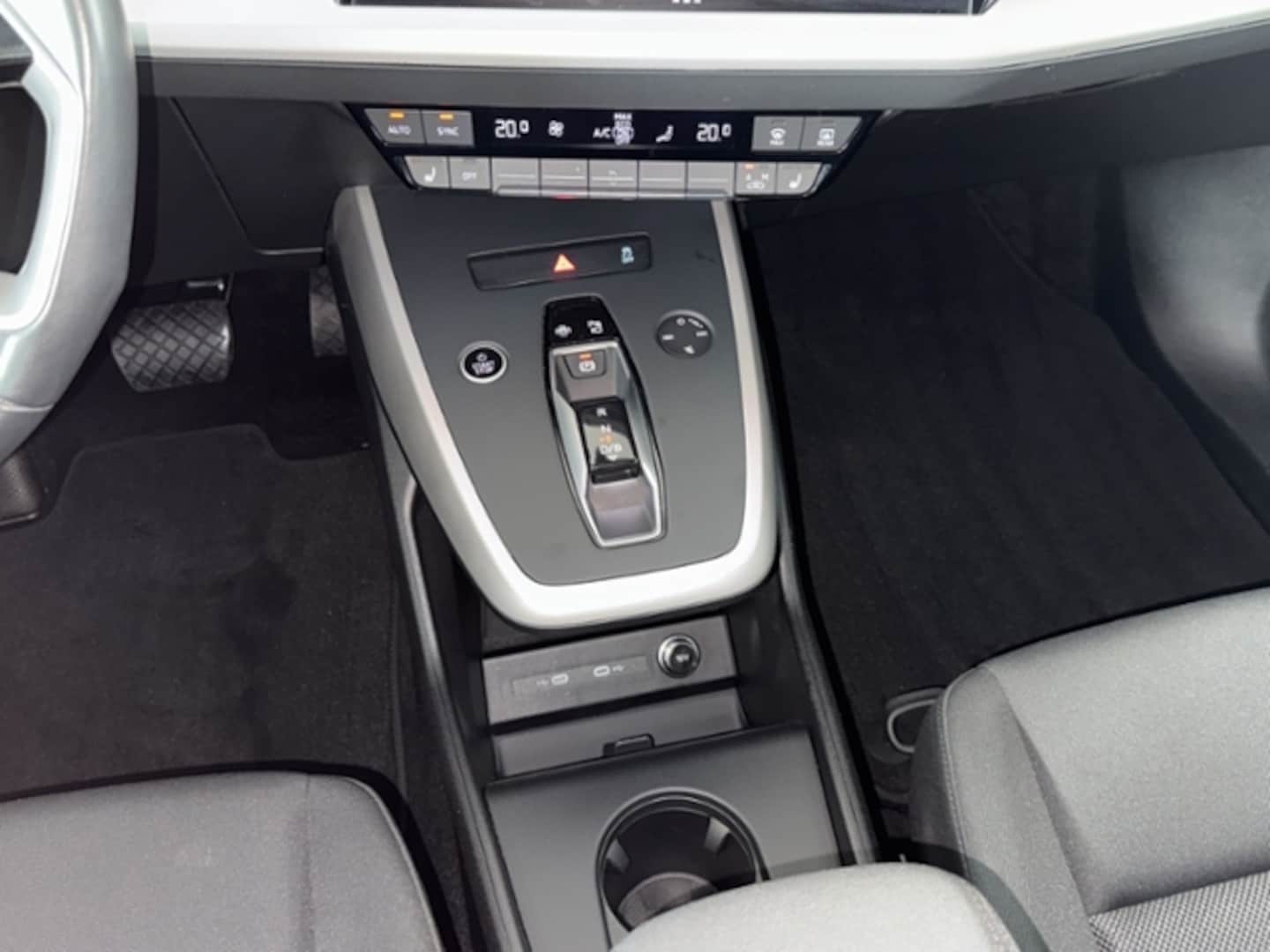 Bild über Audi Q4 e-tron 45 e-tron quattro - für weitere Informationen kontaktieren Sie den Audi Partner