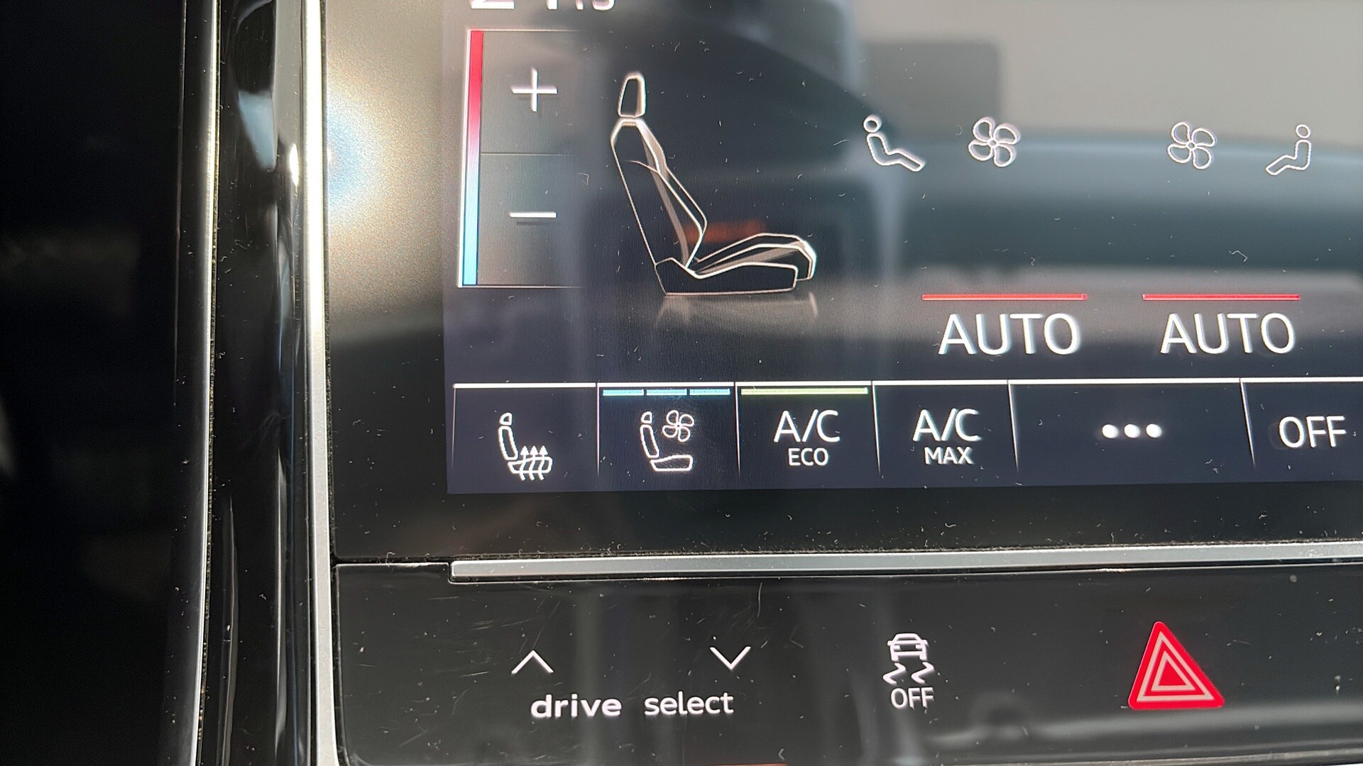 Bild som visar&nbsp;Audi A8&nbsp;A8 50 TDI quattro 286 hk tiptronic - för mer information kontakta din Audi Partner