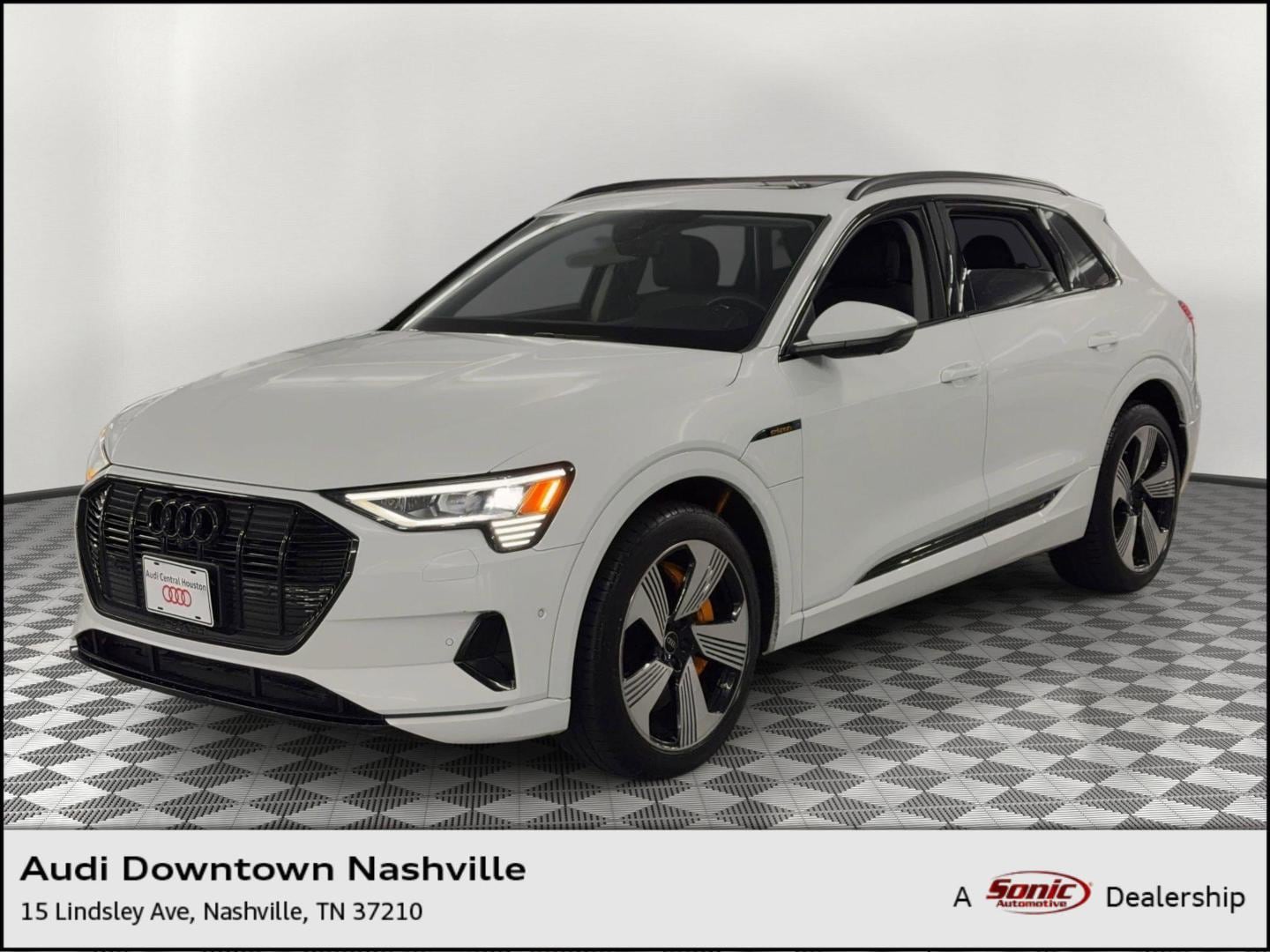 2023 Audi e-tron 95 kWh Premium Plus quattro's photo