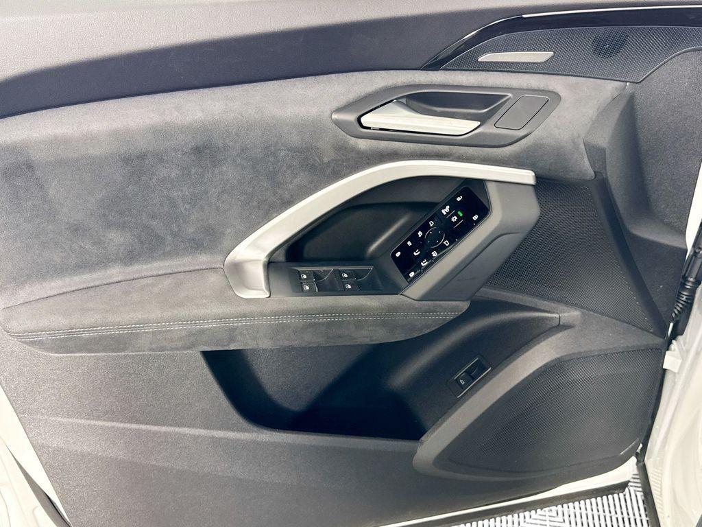 2025 Audi SQ5 Premium Plus - Photo 25