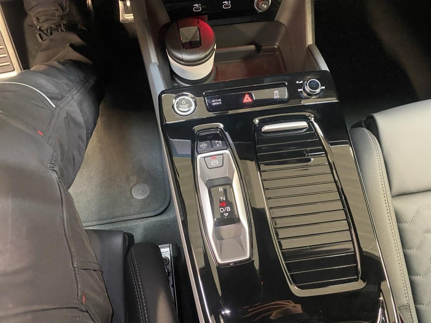 Bild über Audi A6 Sportback e-tron S line business e-tron quattro 315 kW - für weitere Informationen kontaktieren Sie den Audi Partner