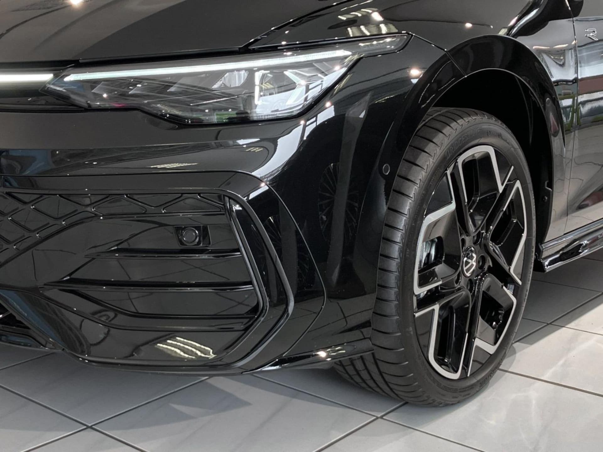 Volkswagen Golf Variant R-Line