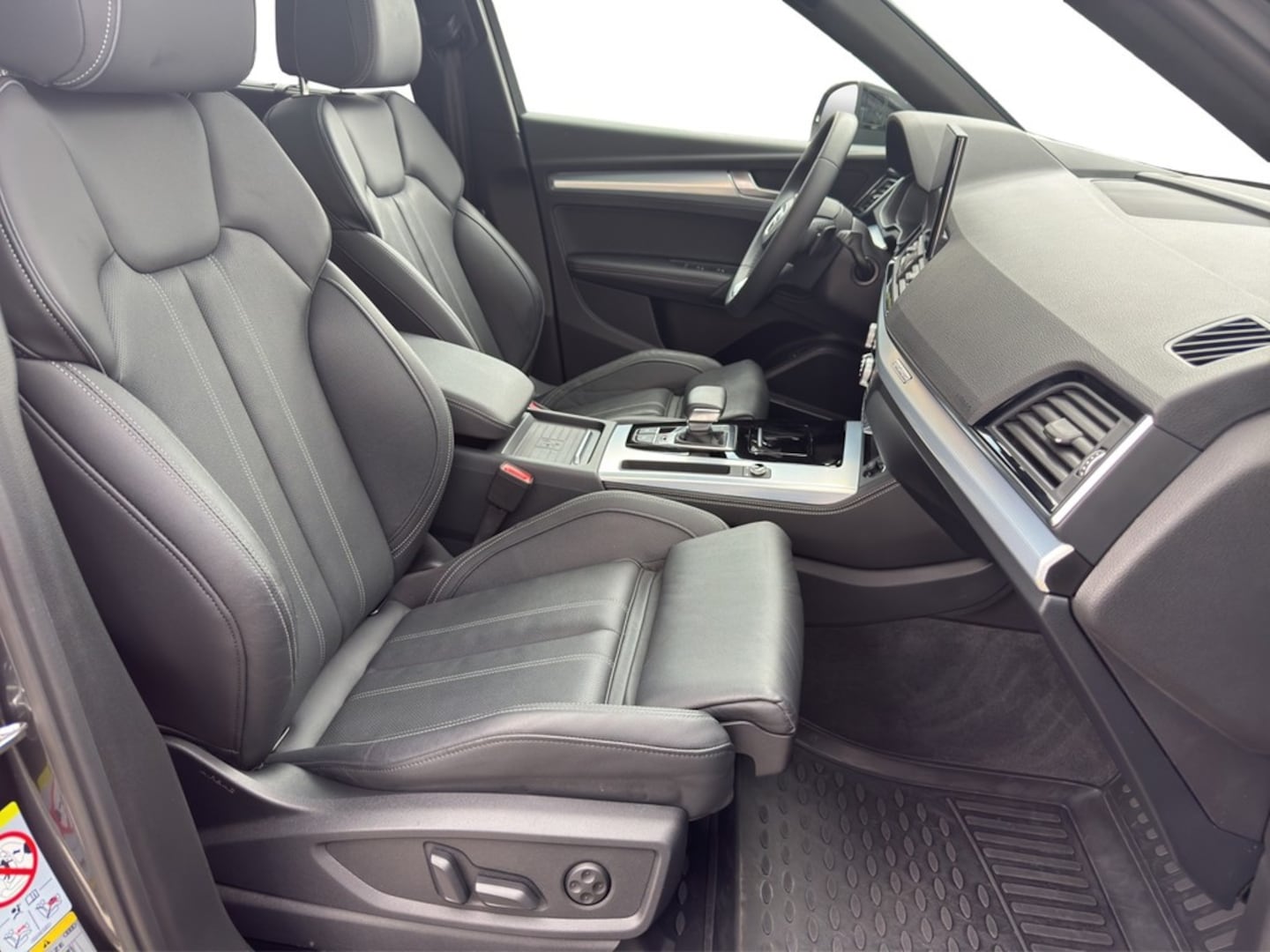 Bild über Audi Q5 Sportback 45 TFSI quattro S tronic - für weitere Informationen kontaktieren Sie den Audi Partner