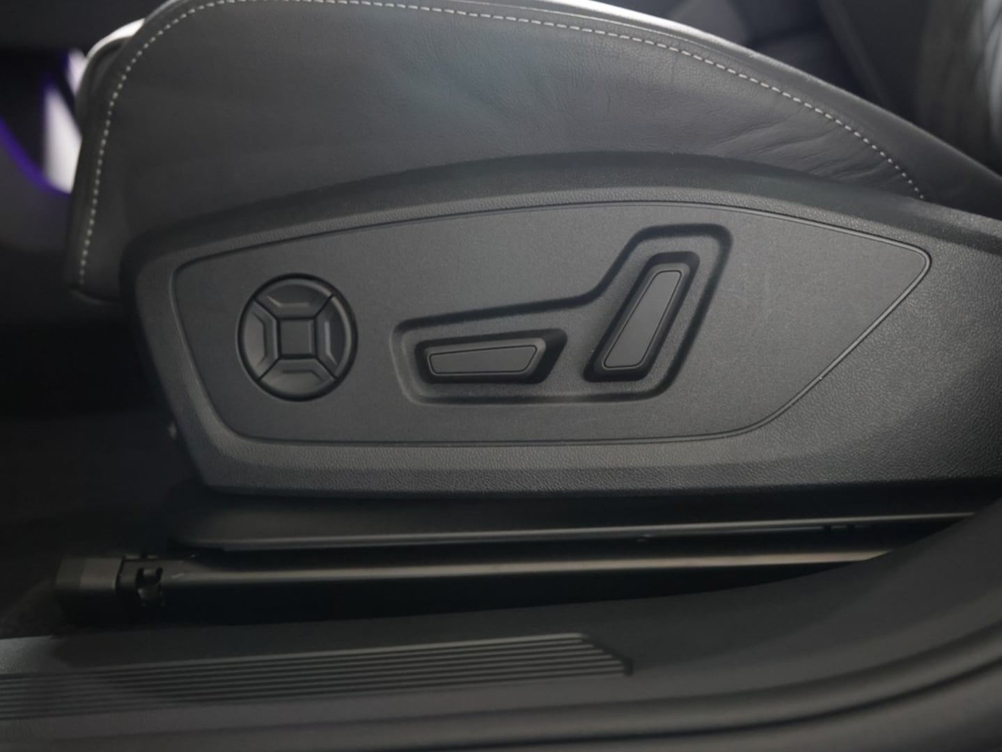 Bild über Audi Q4 SUV e-tron e-tron quattro performance 250 kW - für weitere Informationen kontaktieren Sie den Audi Partner