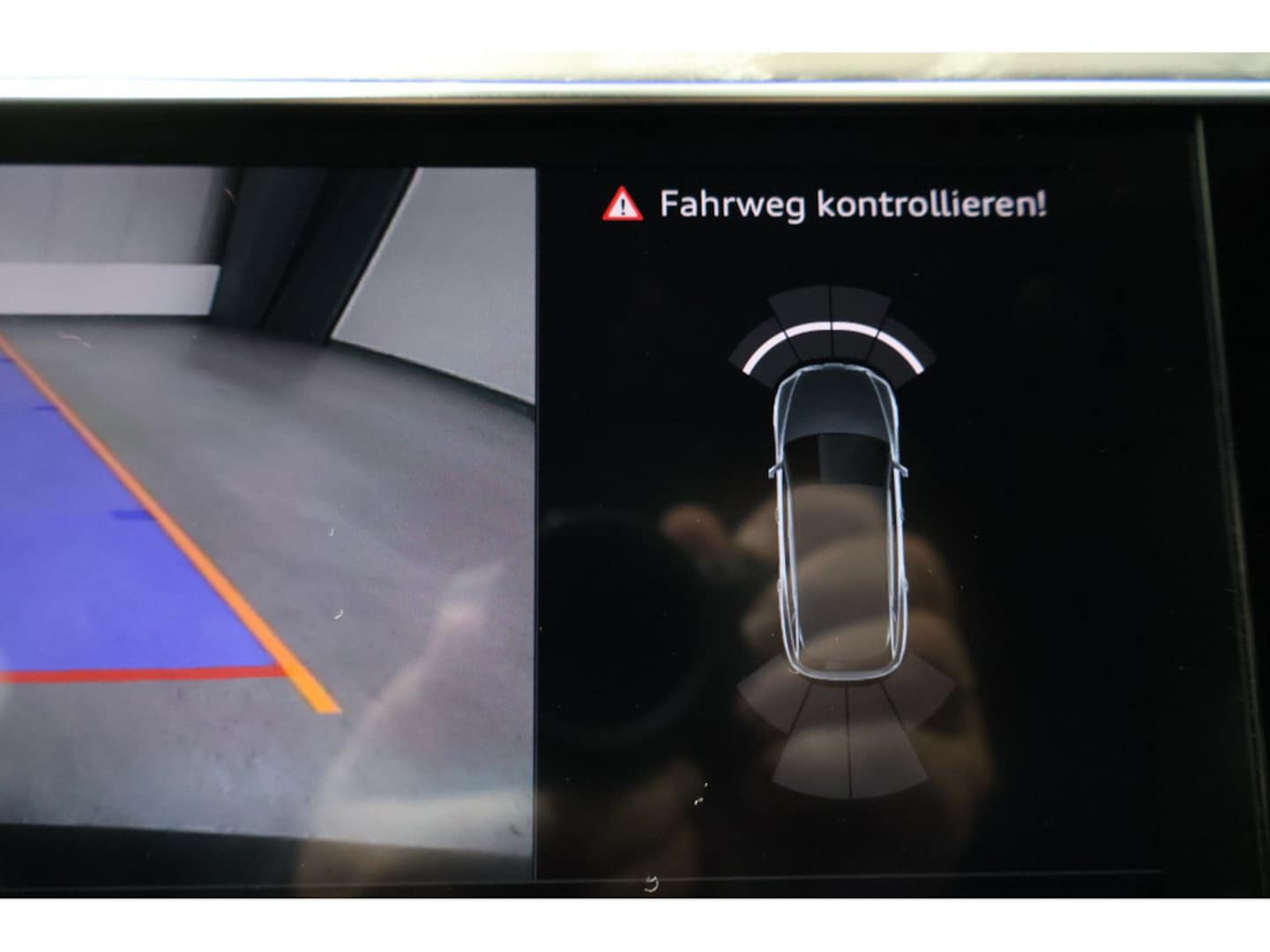 Bild über Audi Q8 e-tron S line 55 e-tron quattro - für weitere Informationen kontaktieren Sie den Audi Partner