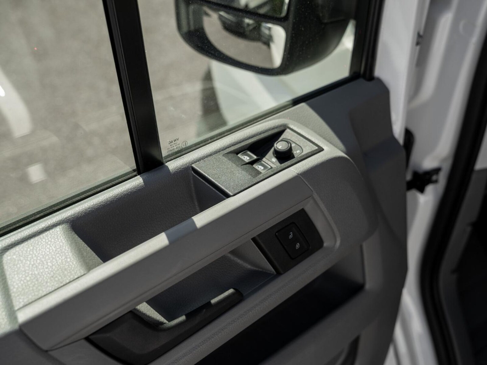 Volkswagen Crafter Kasten mittlerer Radstand – Bild 24