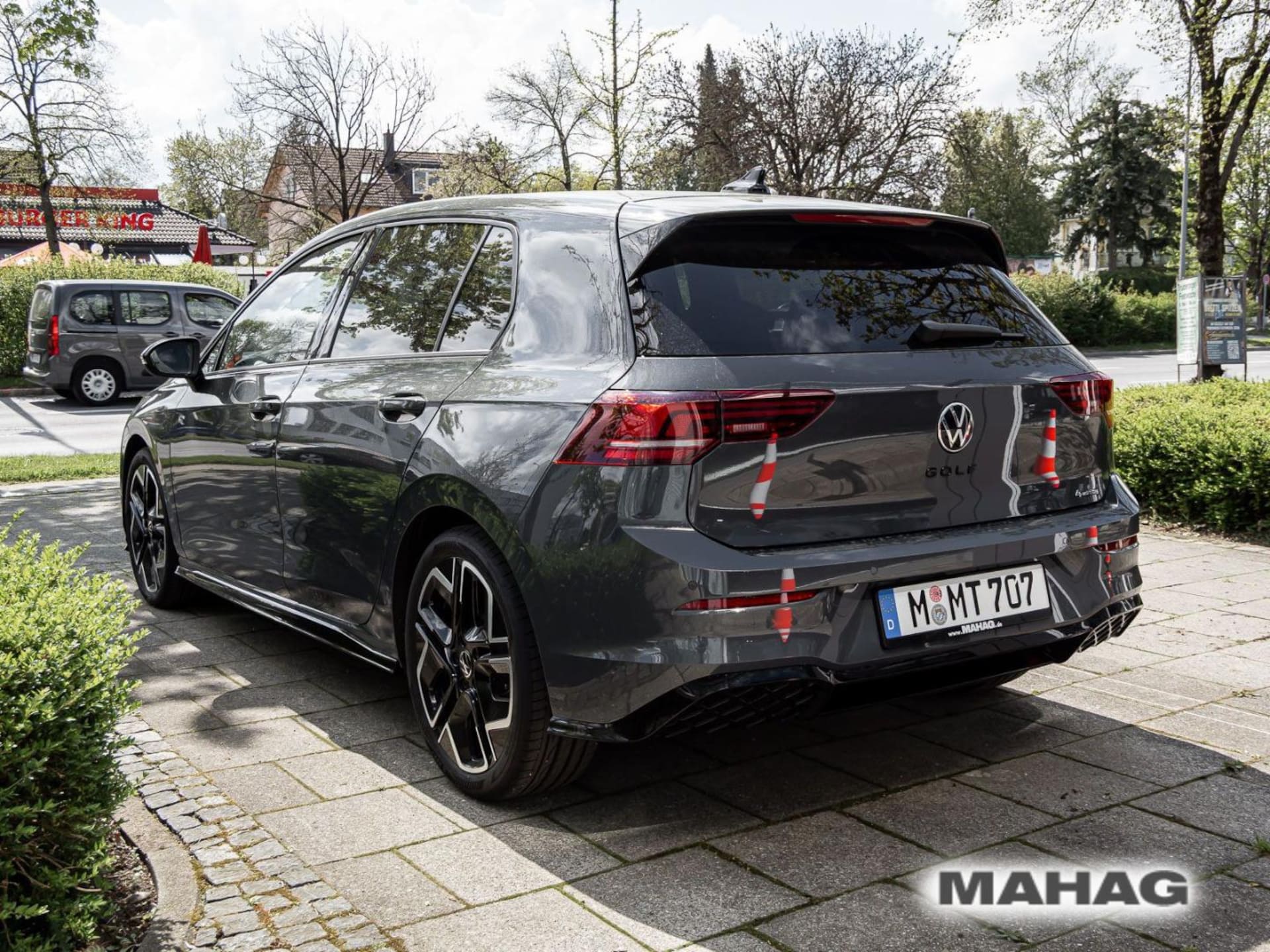 Volkswagen Golf R-Line