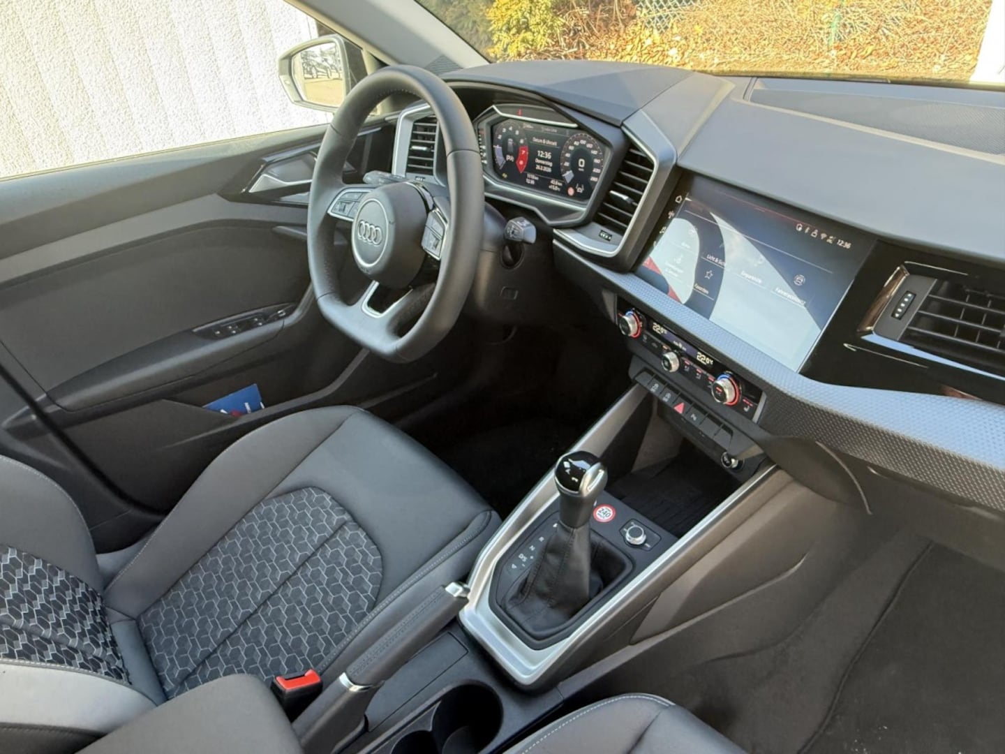 Bild über Audi A1 allstreet 30 TFSI S tronic - für weitere Informationen kontaktieren Sie den Audi Partner