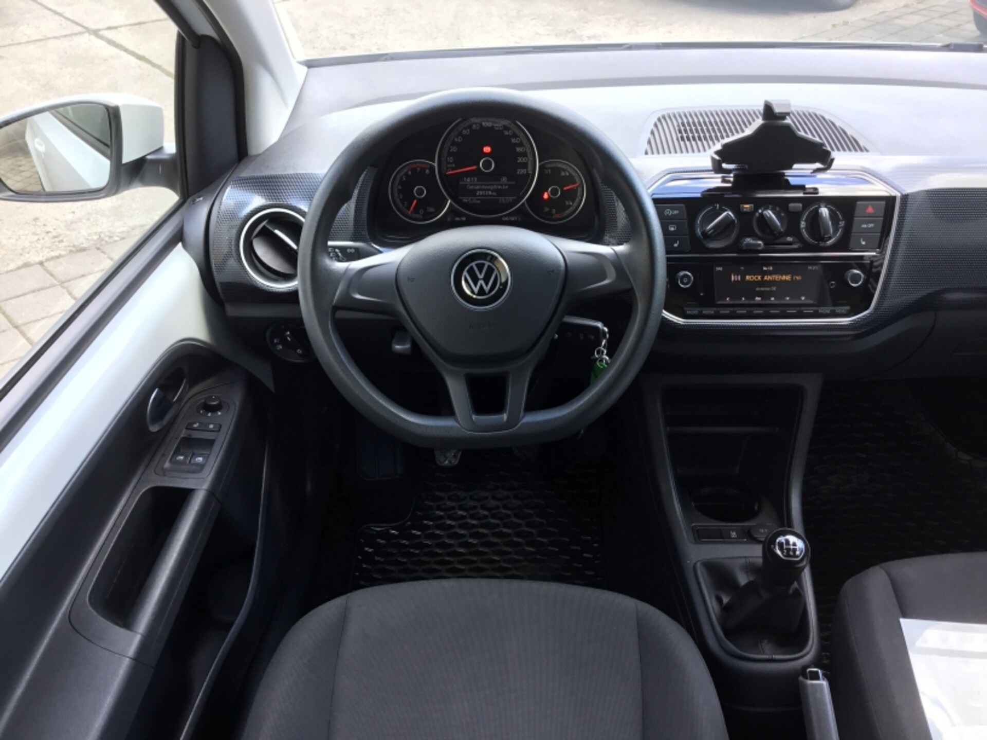 Volkswagen up! move up!