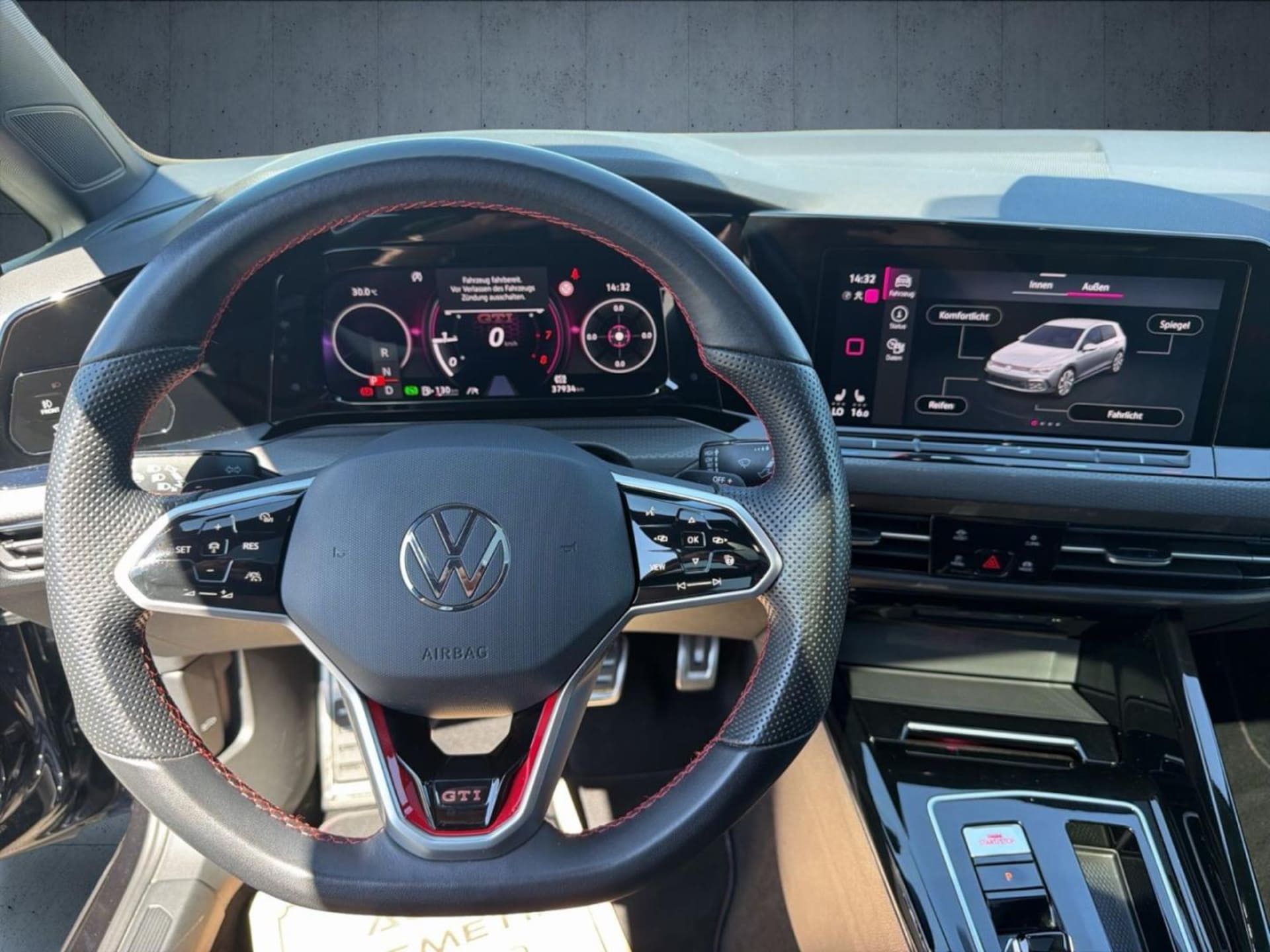 Volkswagen Golf GTI