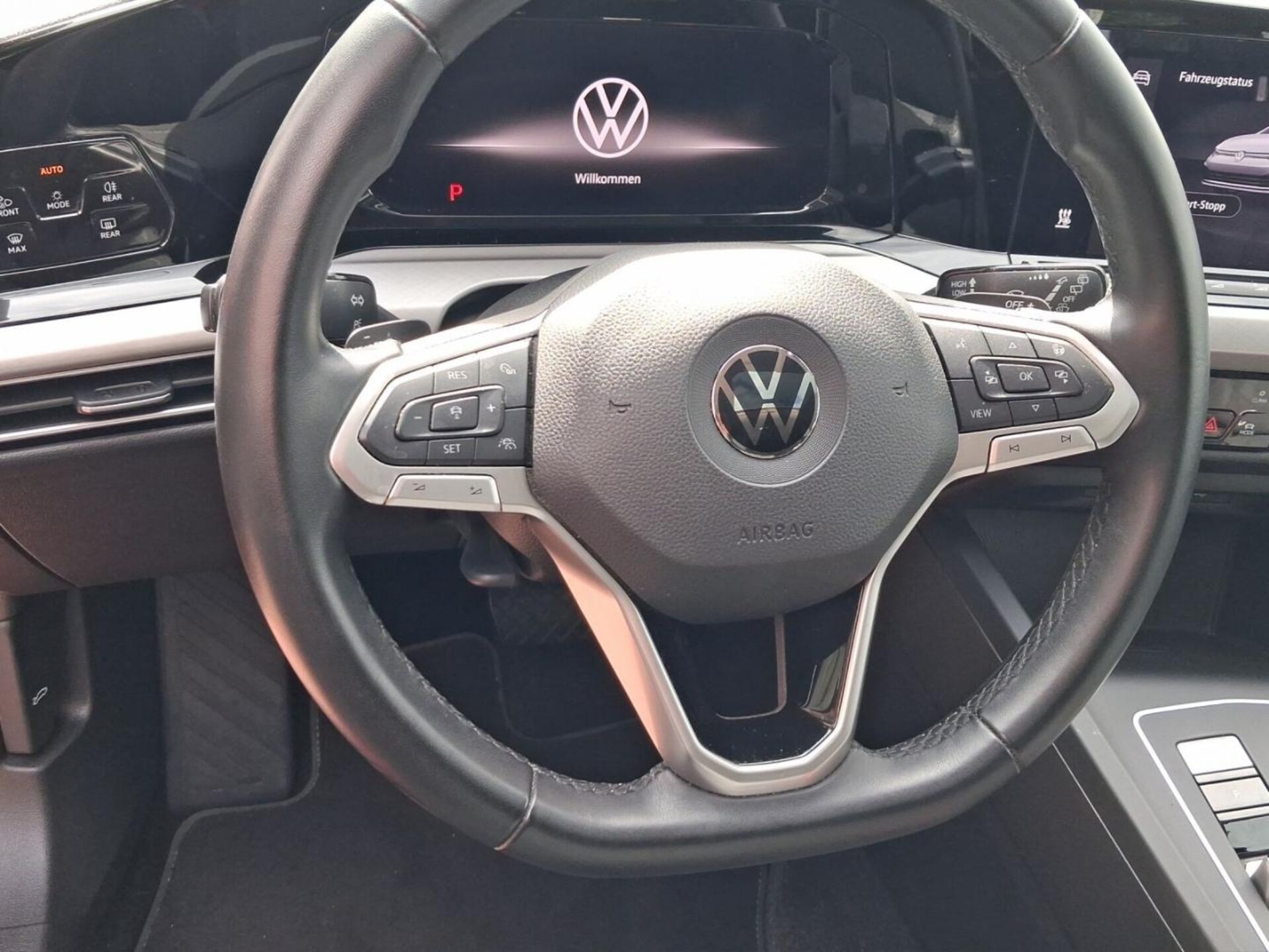 Volkswagen Golf Life