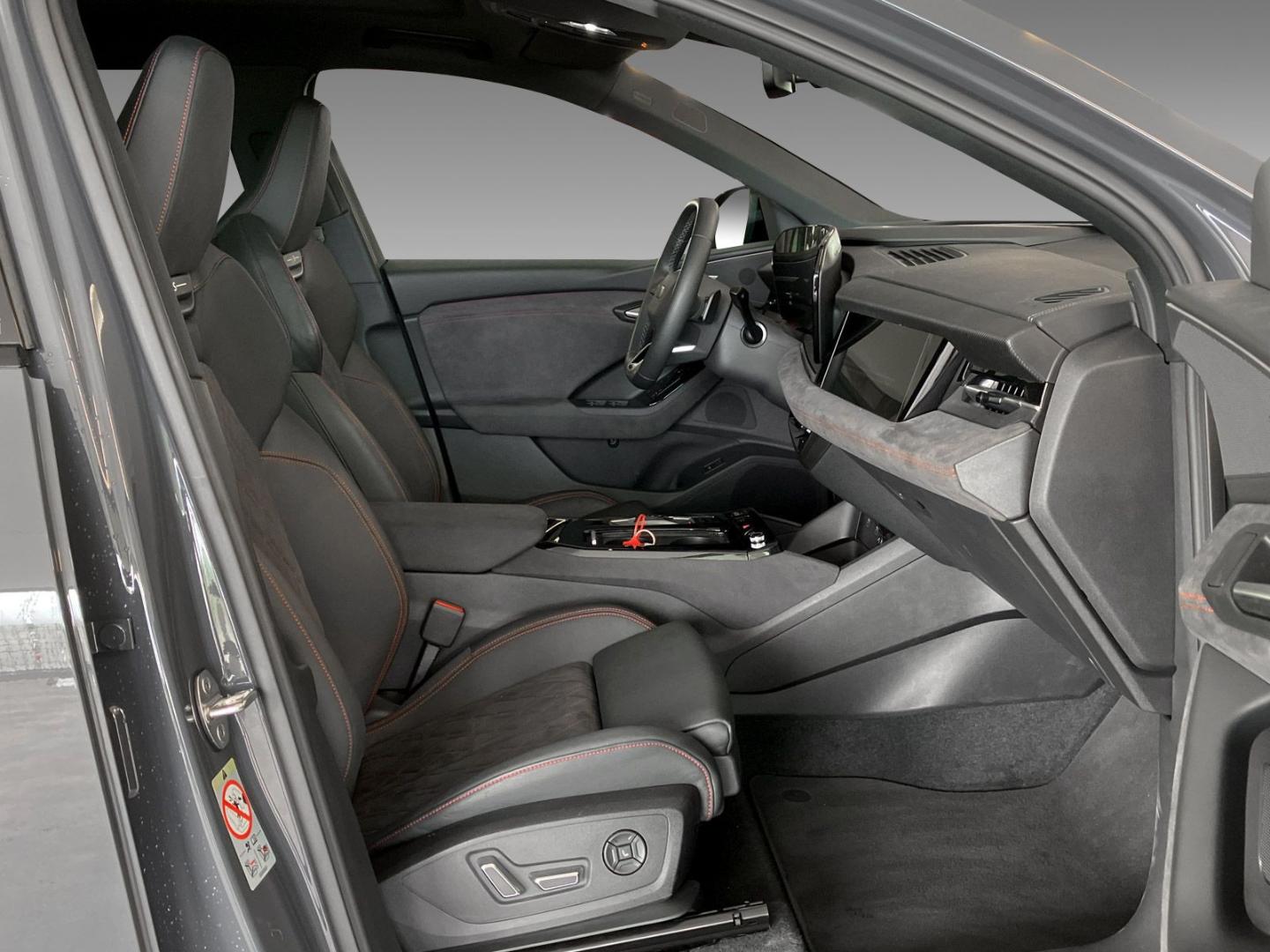 Image about Audi SQ6 SUV e-tron e-tron quattro