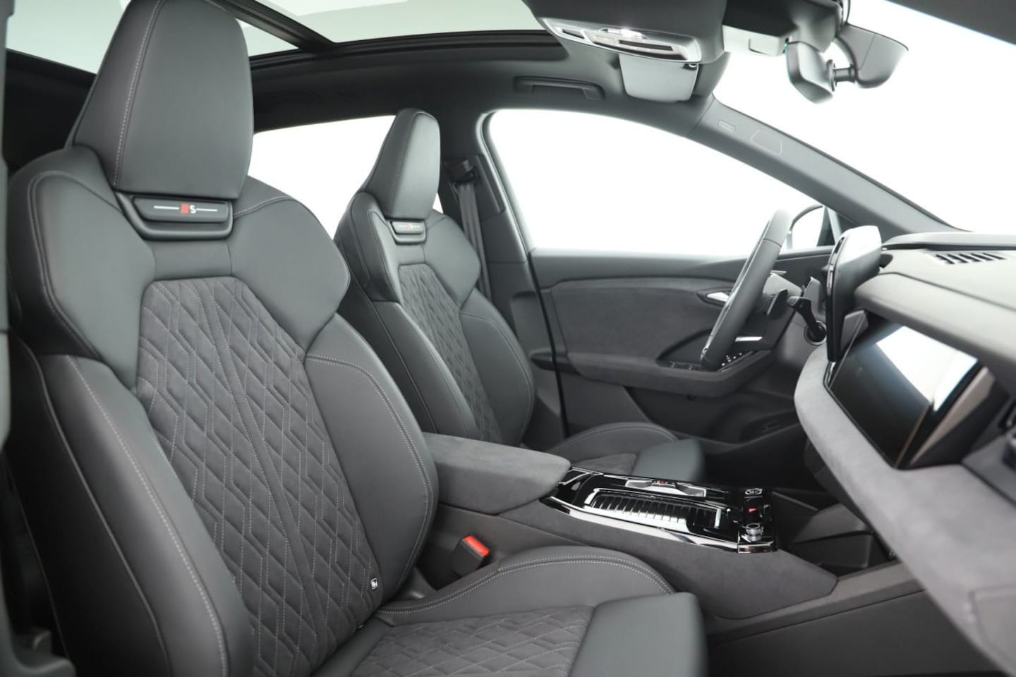 Bild über Audi Q6 SUV e-tron e-tron quattro 315 kW - für weitere Informationen kontaktieren Sie den Audi Partner