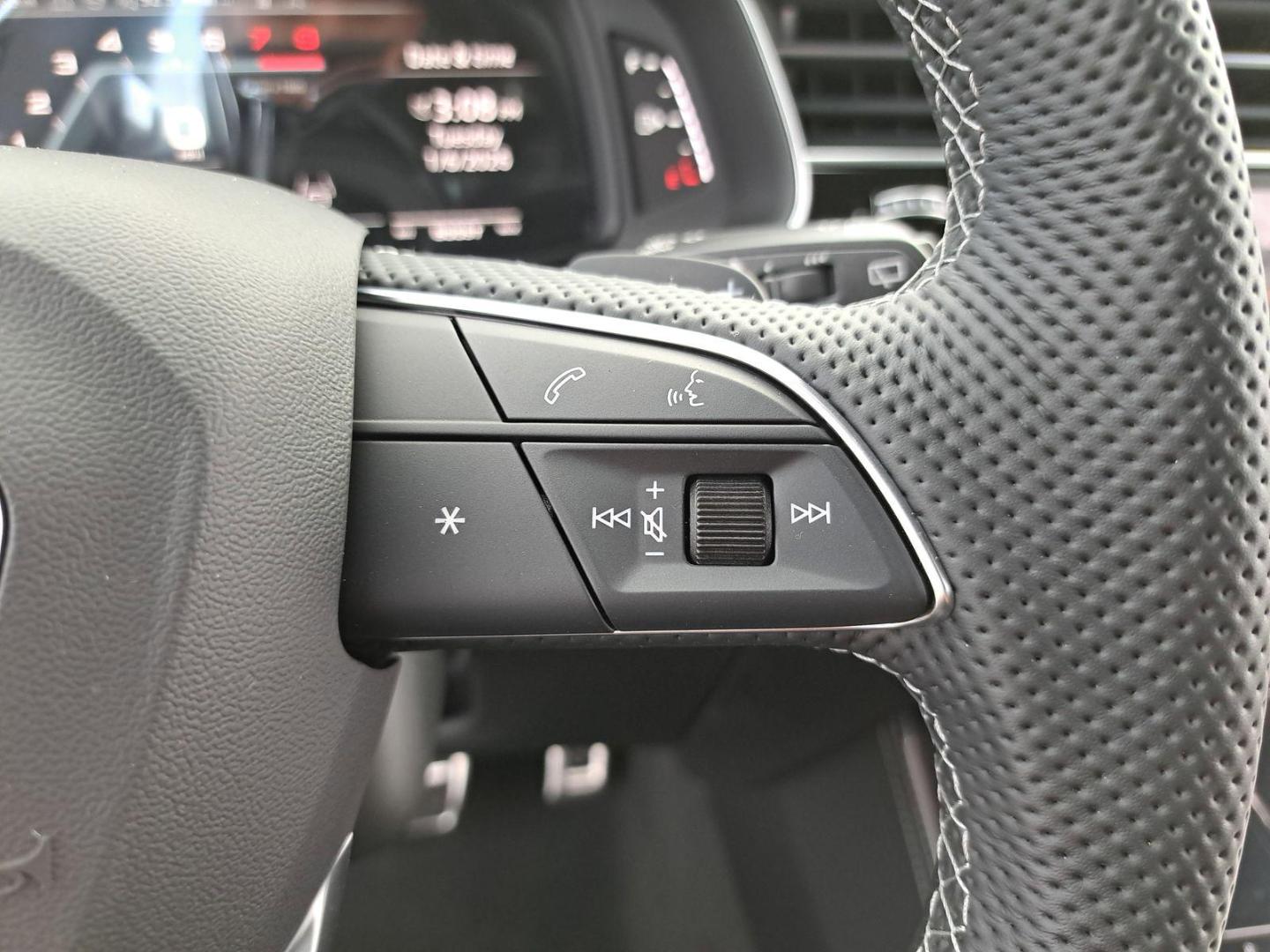 2026 Audi SQ8 Prestige - Photo 18