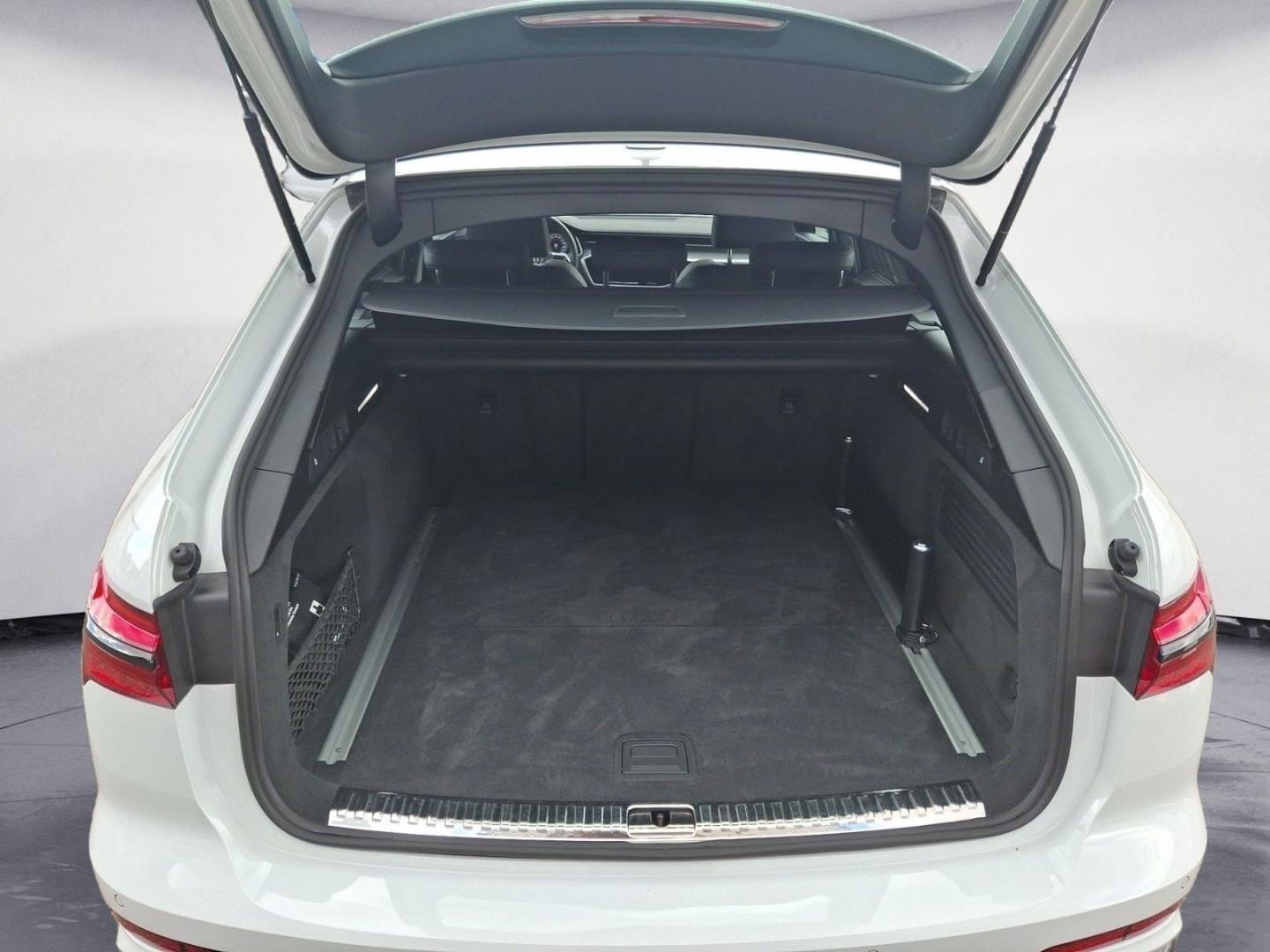 Bild über Audi A6 Avant S line 45 TDI quattro S tronic - für weitere Informationen kontaktieren Sie den Audi Partner