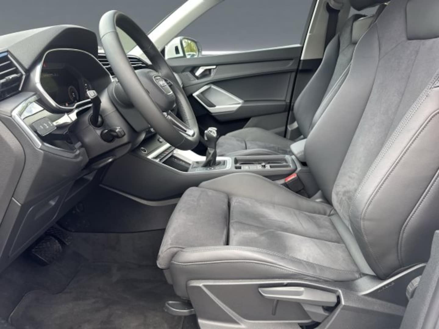 Bild über Audi Q3 Sportback S line 45 TFSI quattro S tronic - für weitere Informationen kontaktieren Sie den Audi Partner