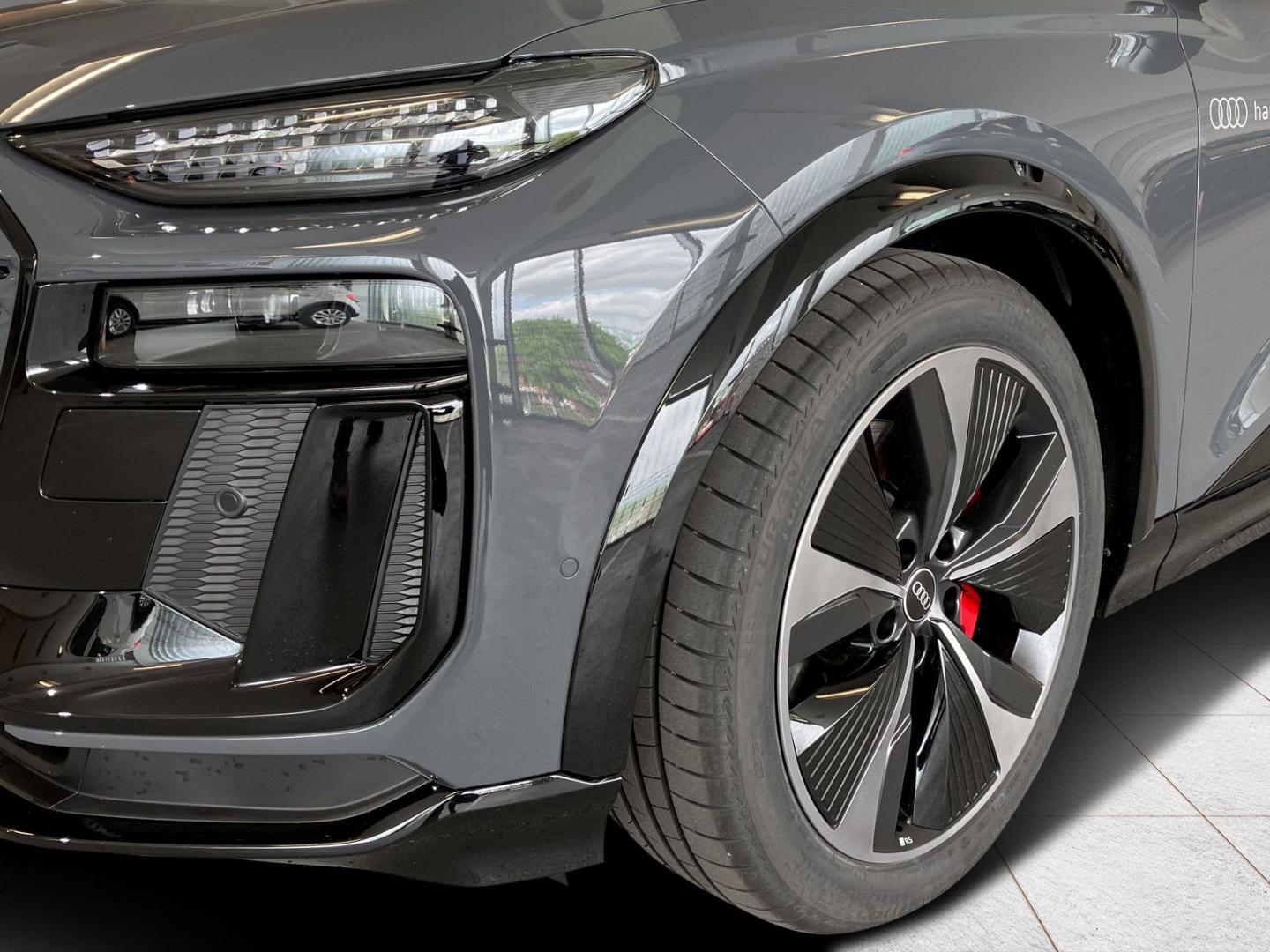 Image about Audi SQ6 SUV e-tron e-tron quattro