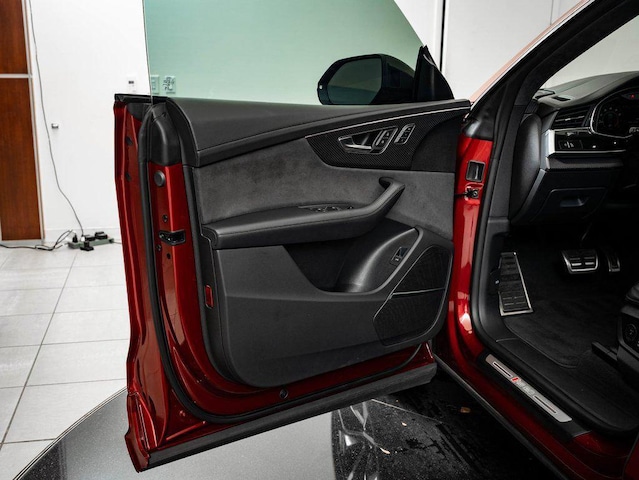 2024 Audi RS Q8 Base - Photo 30