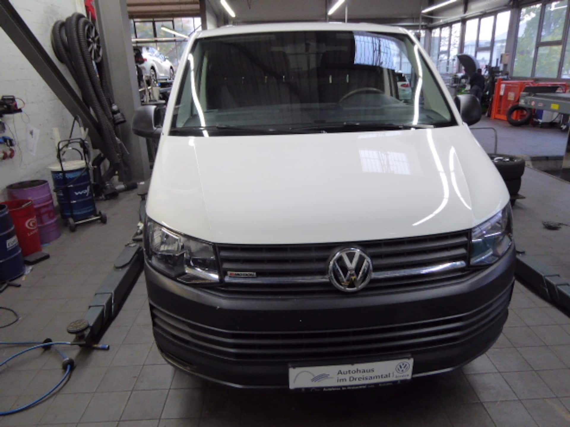 Volkswagen T6 Transporter Kombi langer Radstand