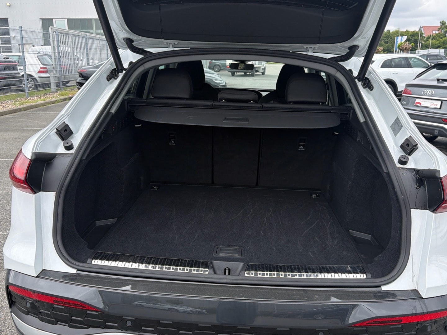 Bild über Audi Q5 Sportback TDI quattro 150 kW S tronic - für weitere Informationen kontaktieren Sie den Audi Partner