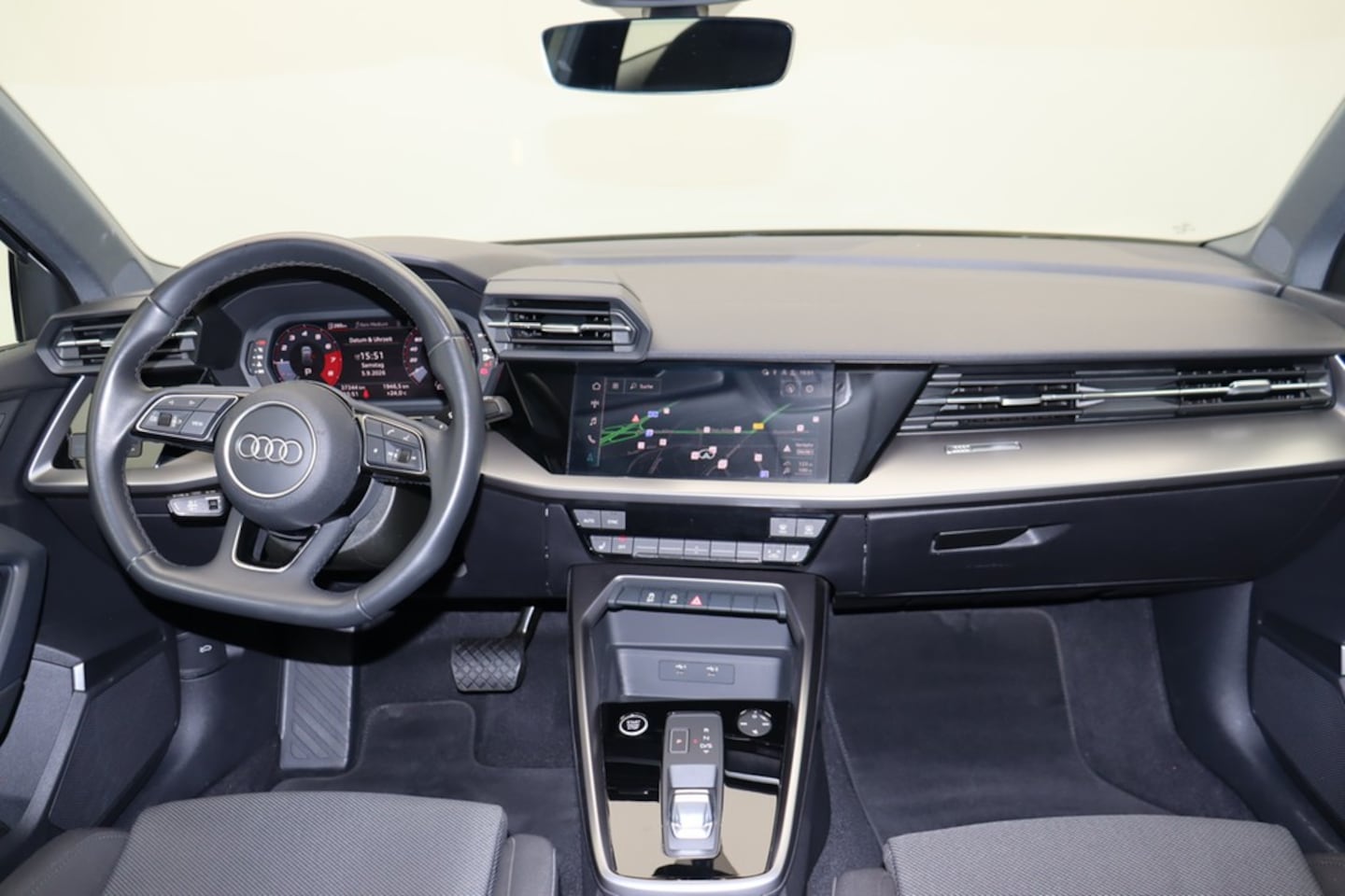 Bild über Audi A3 Sportback S line 30 TFSI S tronic - für weitere Informationen kontaktieren Sie den Audi Partner