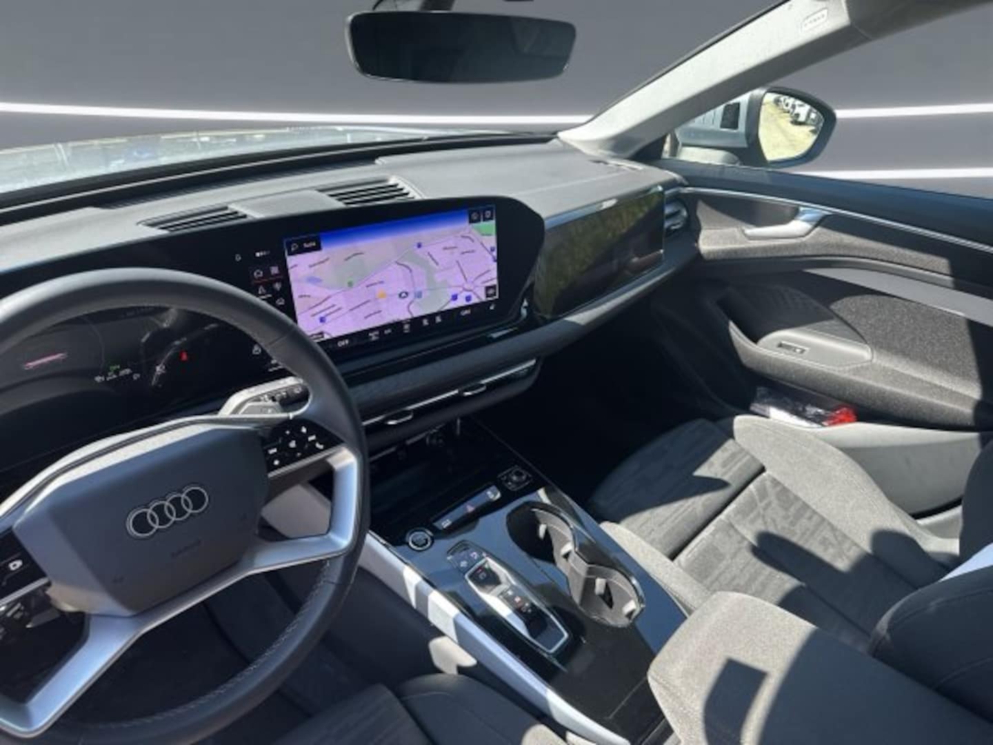 Bild über Audi A6 Avant TDI quattro 150 kW S tronic - für weitere Informationen kontaktieren Sie den Audi Partner