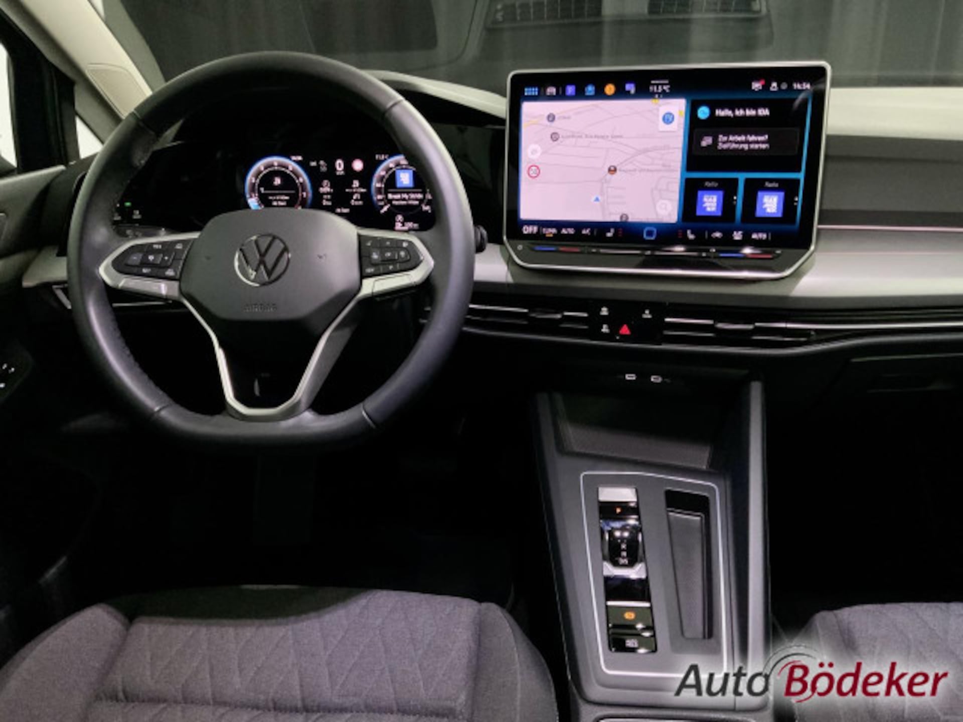 Volkswagen Golf Variant Life