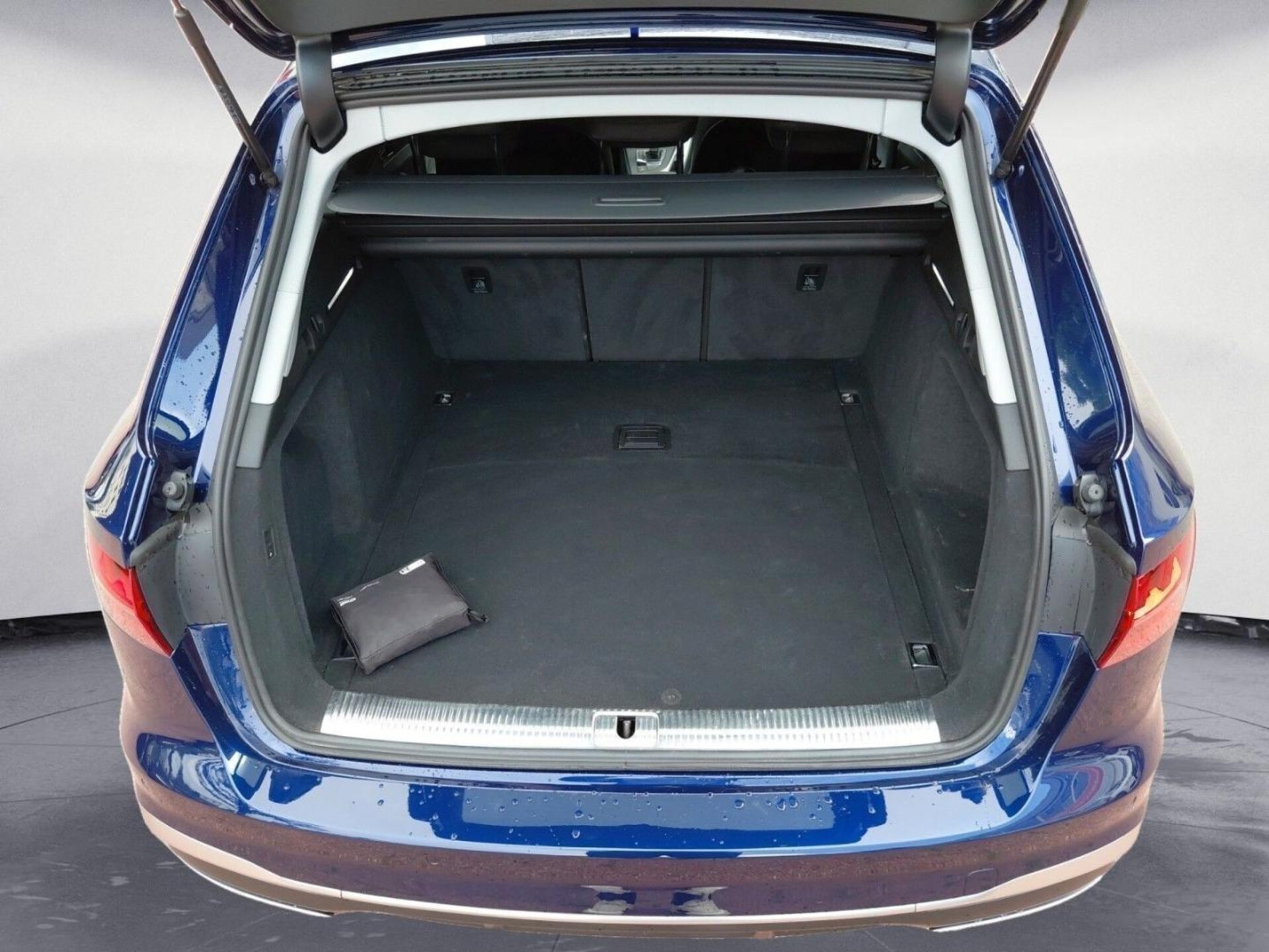 Audi A4 Avant S line