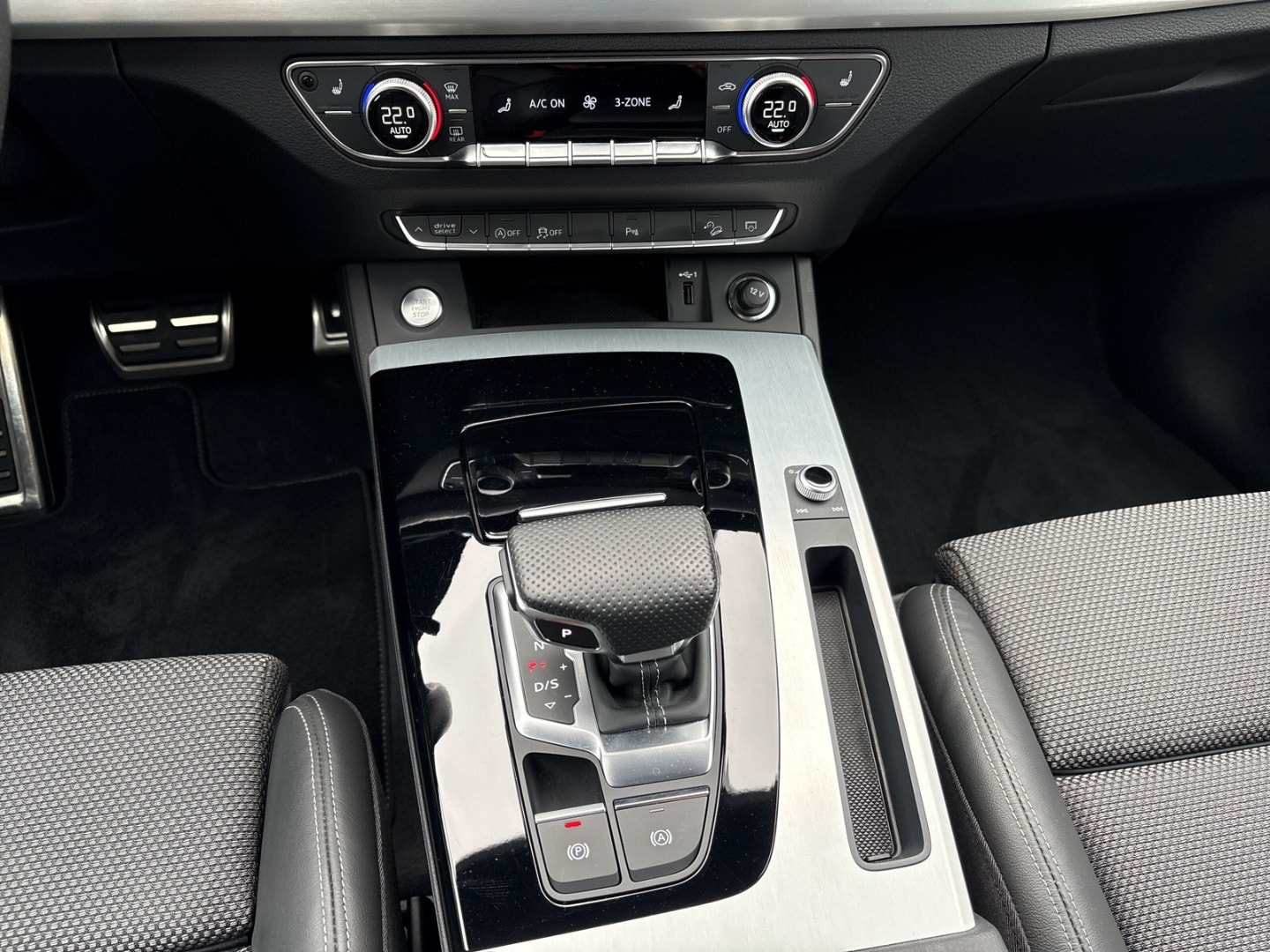 Bild über Audi Q5 Sportback 40 TFSI quattro S tronic - für weitere Informationen kontaktieren Sie den Audi Partner